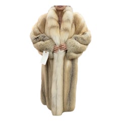 Brand new lightweight saga Island fox fur coat size 12 L