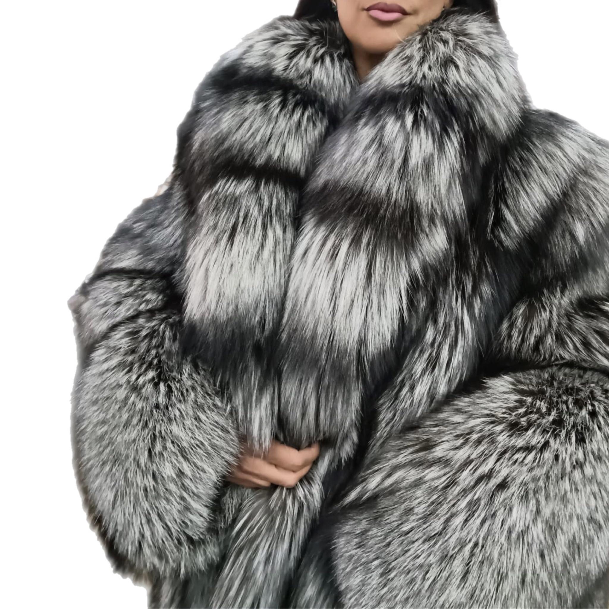 Manteau léger saga en fourrure de renard argenté, neuf, taille 18 L en vente 2
