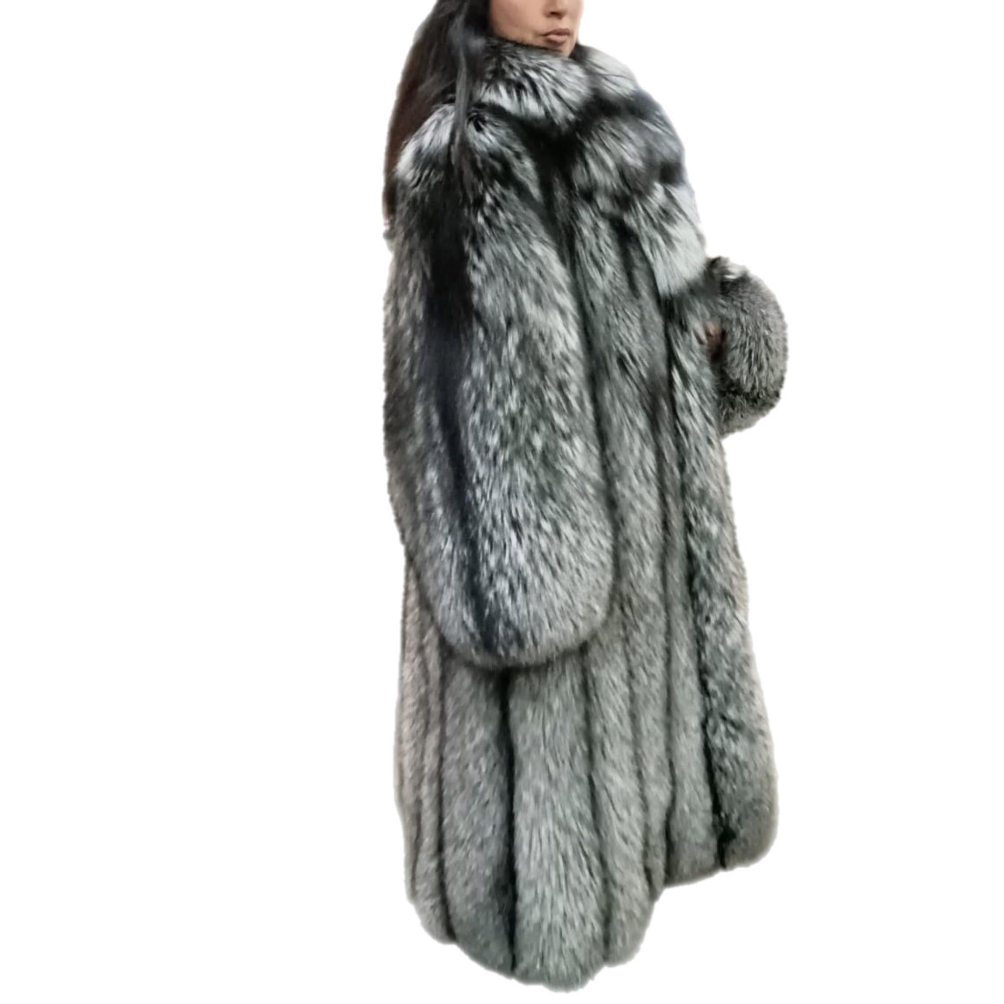 Manteau léger saga en fourrure de renard argenté, neuf, taille 18 L en vente 3