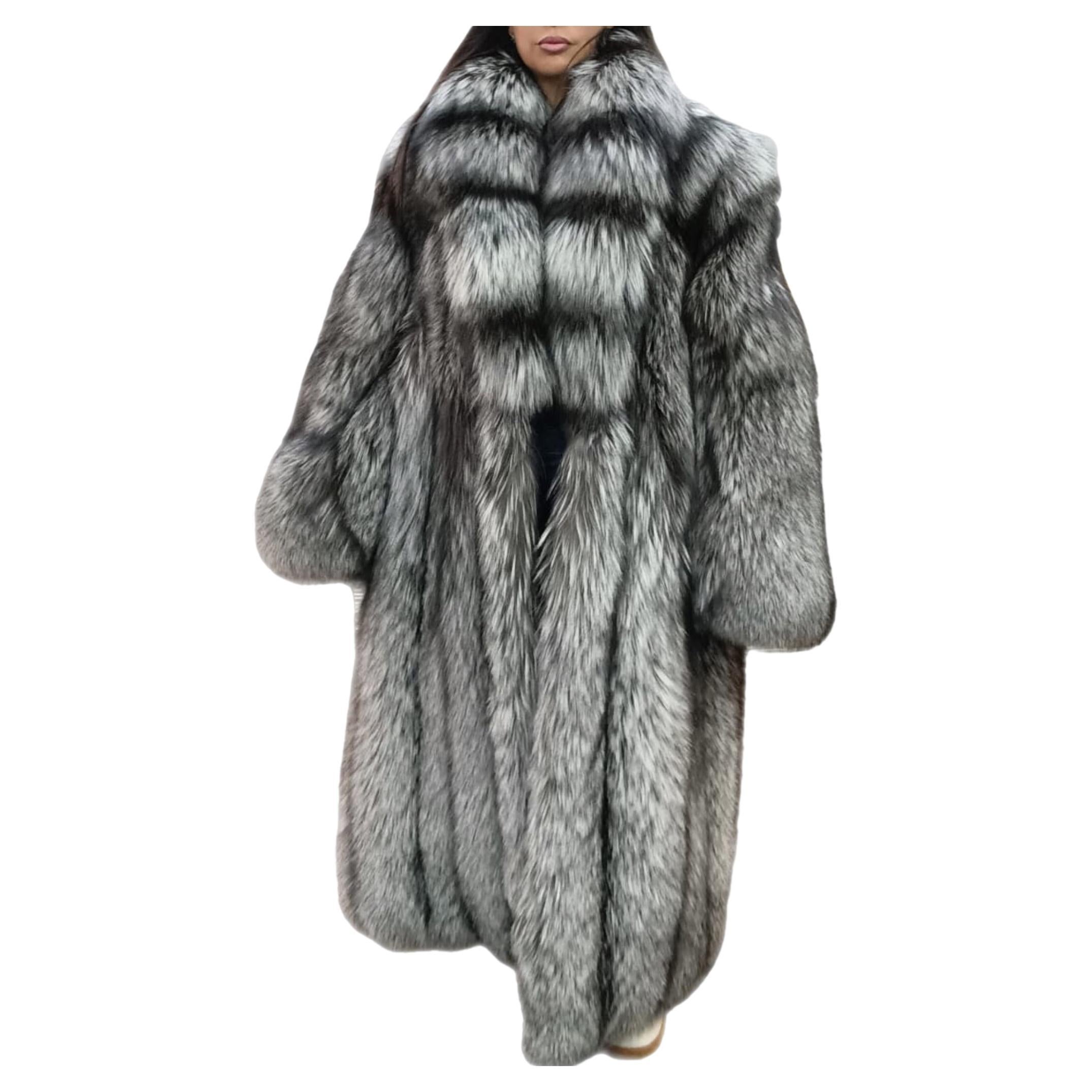 Manteau léger saga en fourrure de renard argenté, neuf, taille 18 L en vente