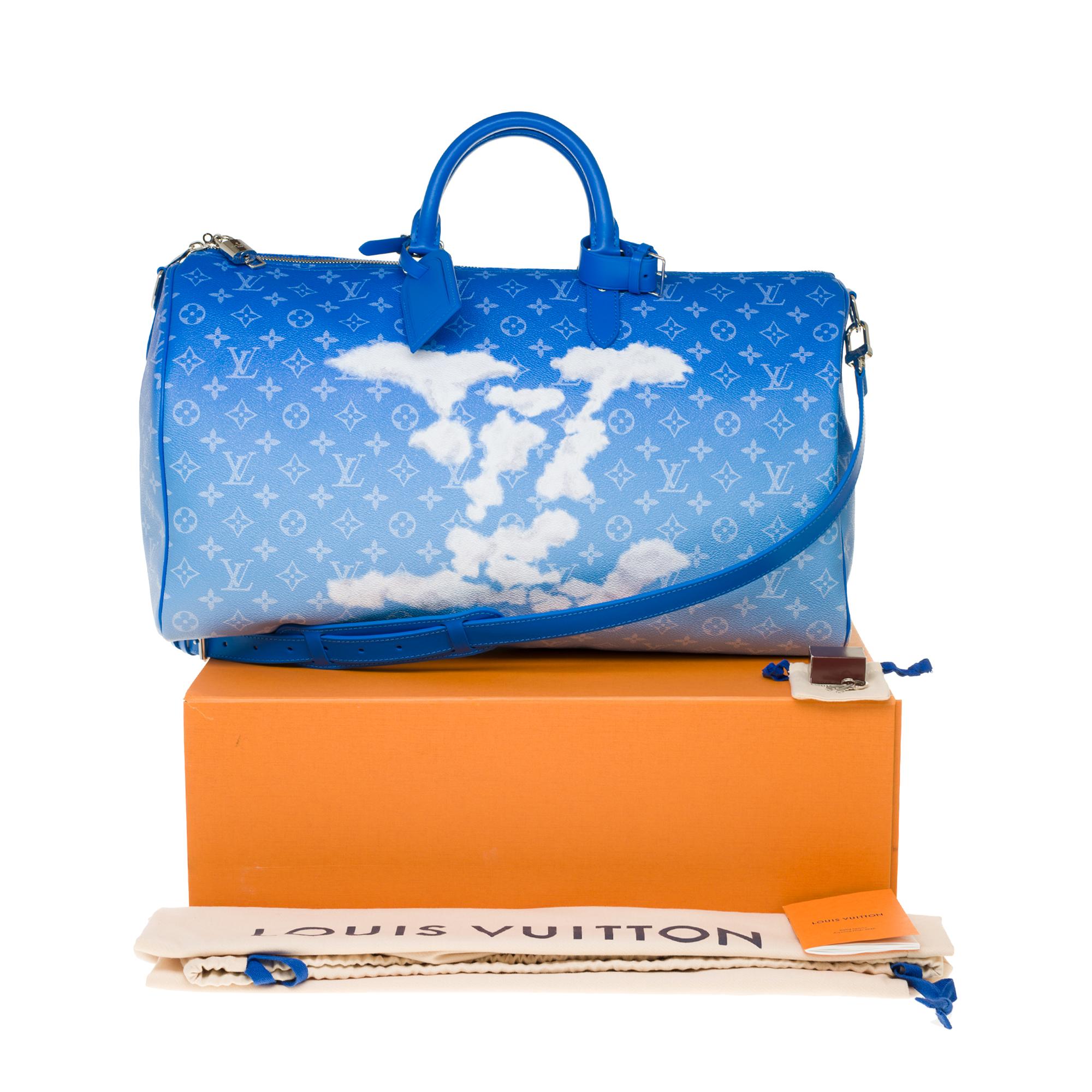 ULTRA EXCLUSIVE COLLECTION


Louis Vuitton’s classic Keepall takes to the skies with this dreamlike Clouds version by Virgil Abloh for Fall-Winter 2020-21. Monogram canvas in gradients of blue is enhanced with oversized LV Initials, like skywriting