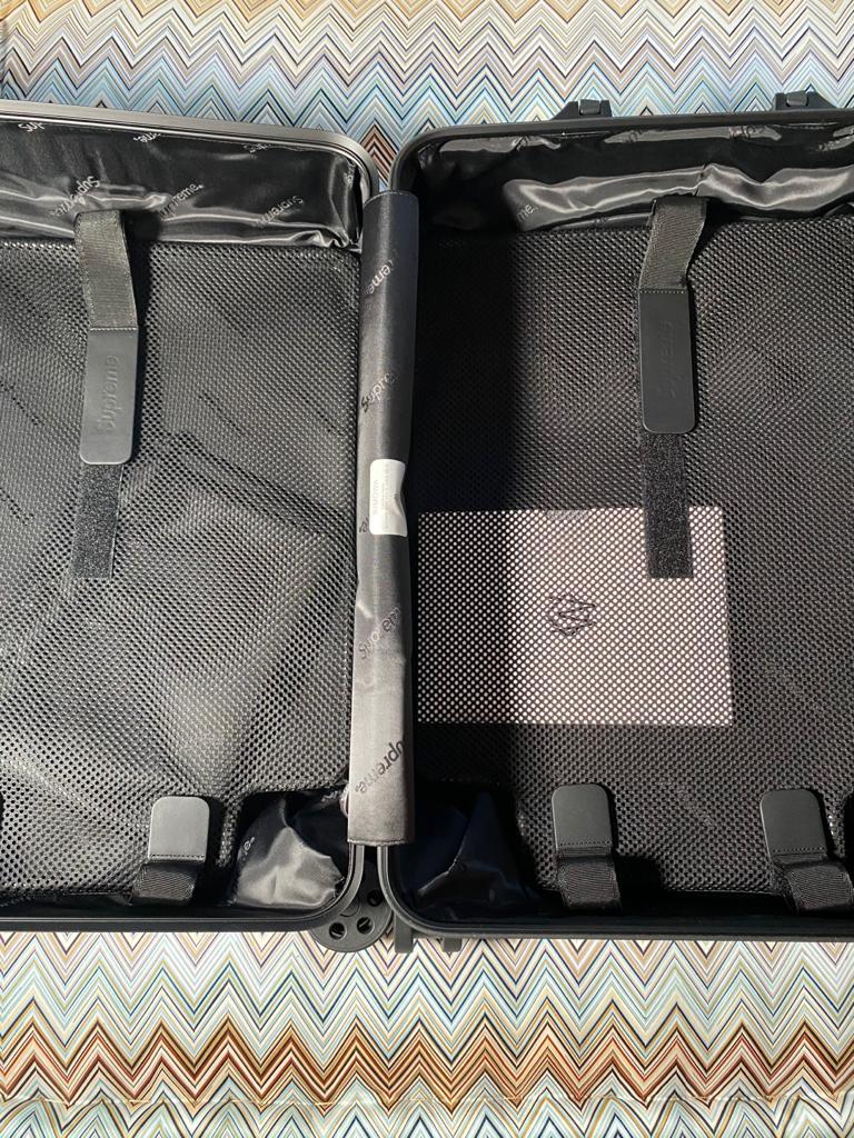 BRAND NEW -Limited edition Rimowa X Supreme 55 suitcase in black aluminium 7