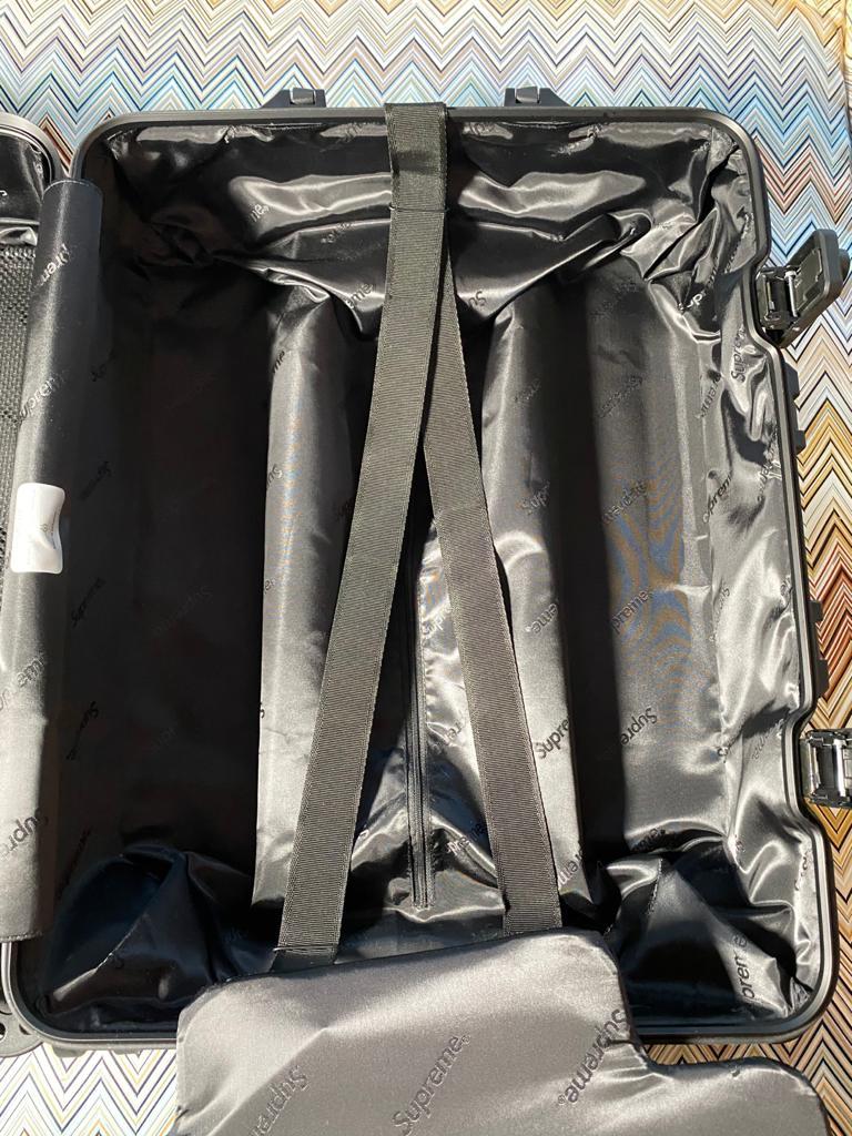 BRAND NEW -Limited edition Rimowa X Supreme 55 suitcase in black aluminium 9