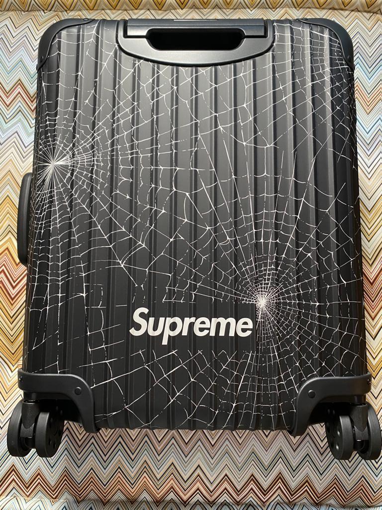 BRAND NEW -Limited edition Rimowa X Supreme 55 suitcase in black aluminium 13