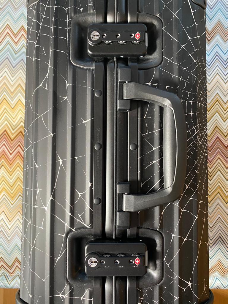 BRAND NEW -Limited edition Rimowa X Supreme 55 suitcase in black aluminium 2
