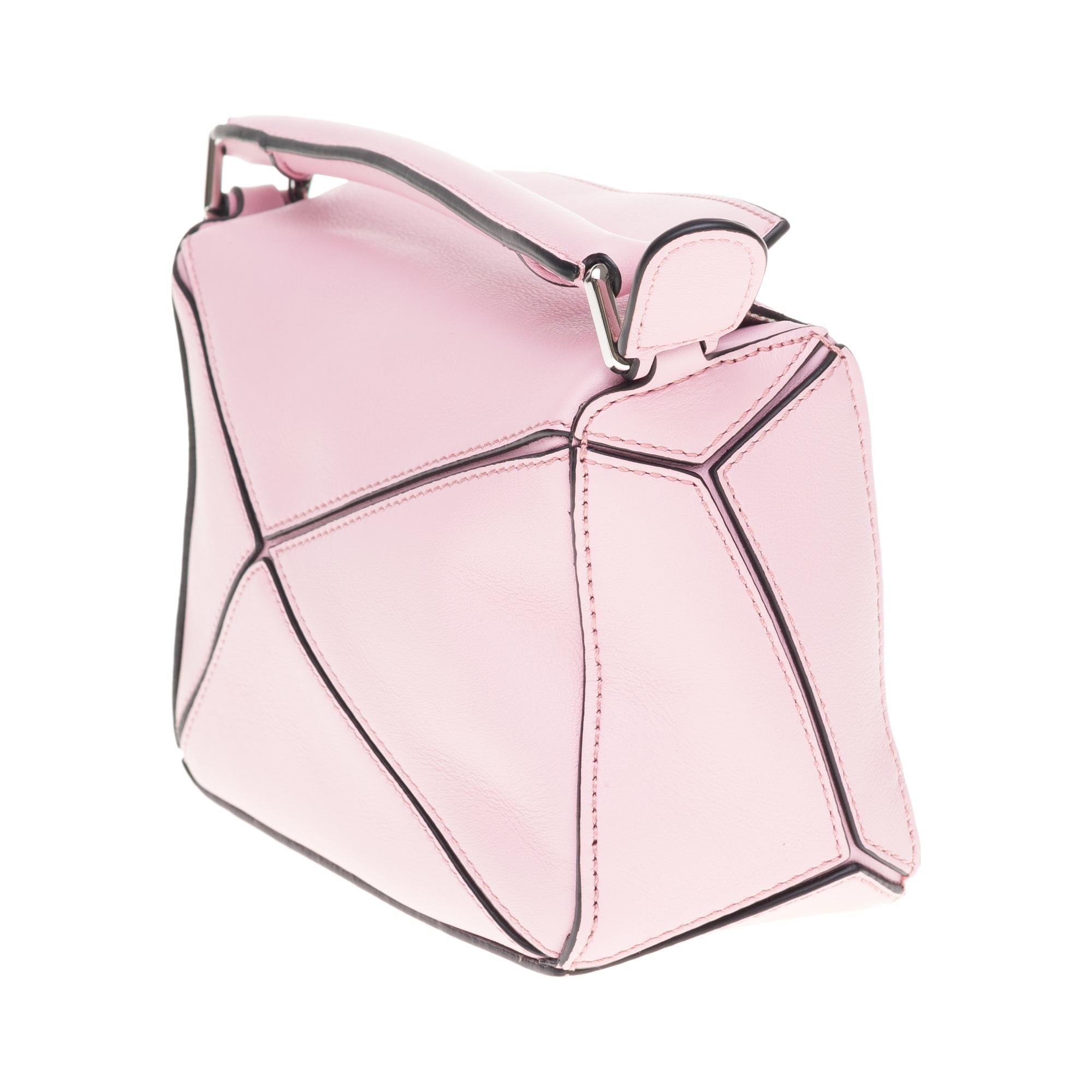Brand New - LOEWE Mini Puzzle handbag with strap in pink calfskin In New Condition In Paris, IDF