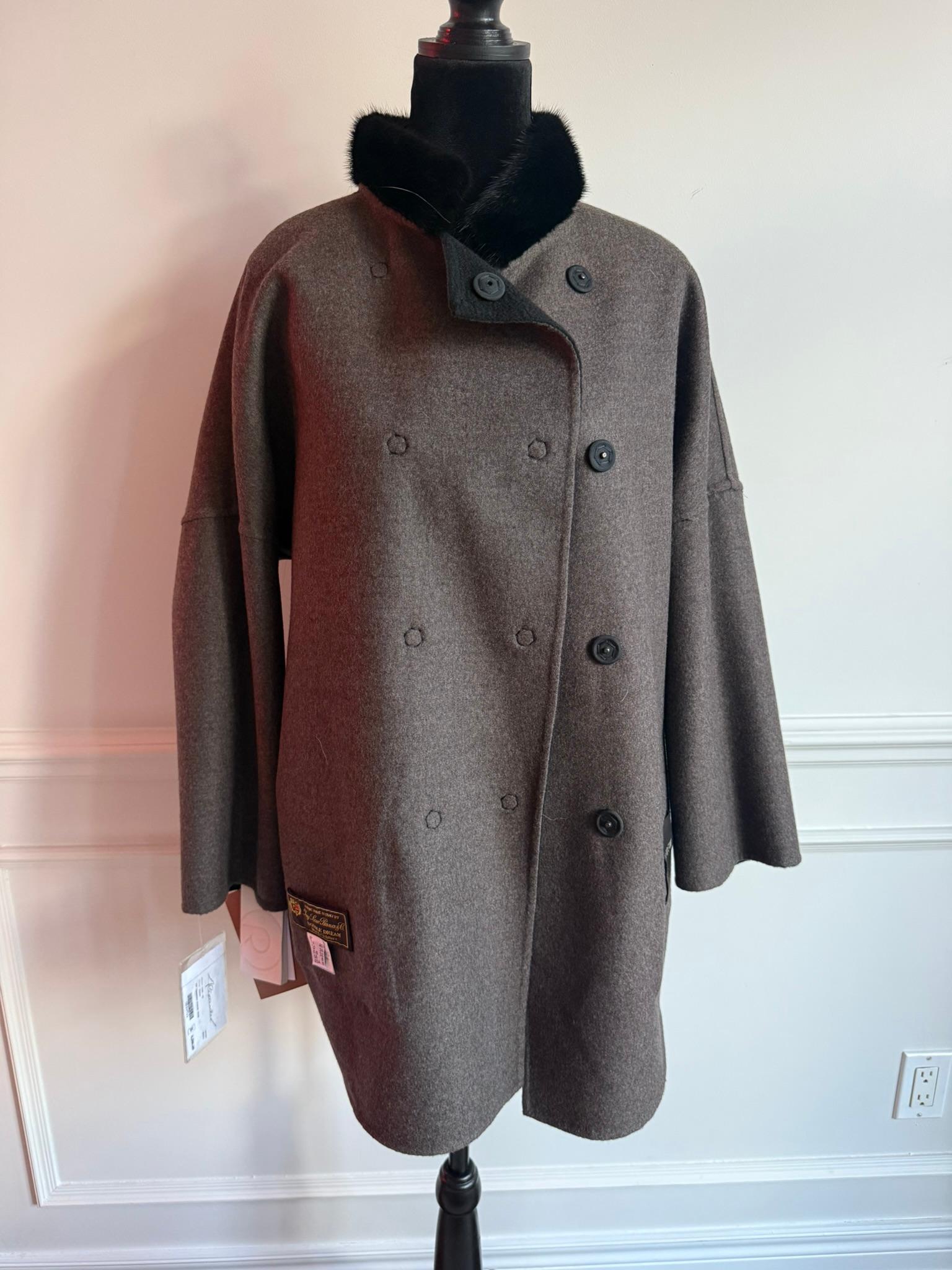 Manteau de fourrure en cachemire Loro Piana taille 8 M neuf en vente 5