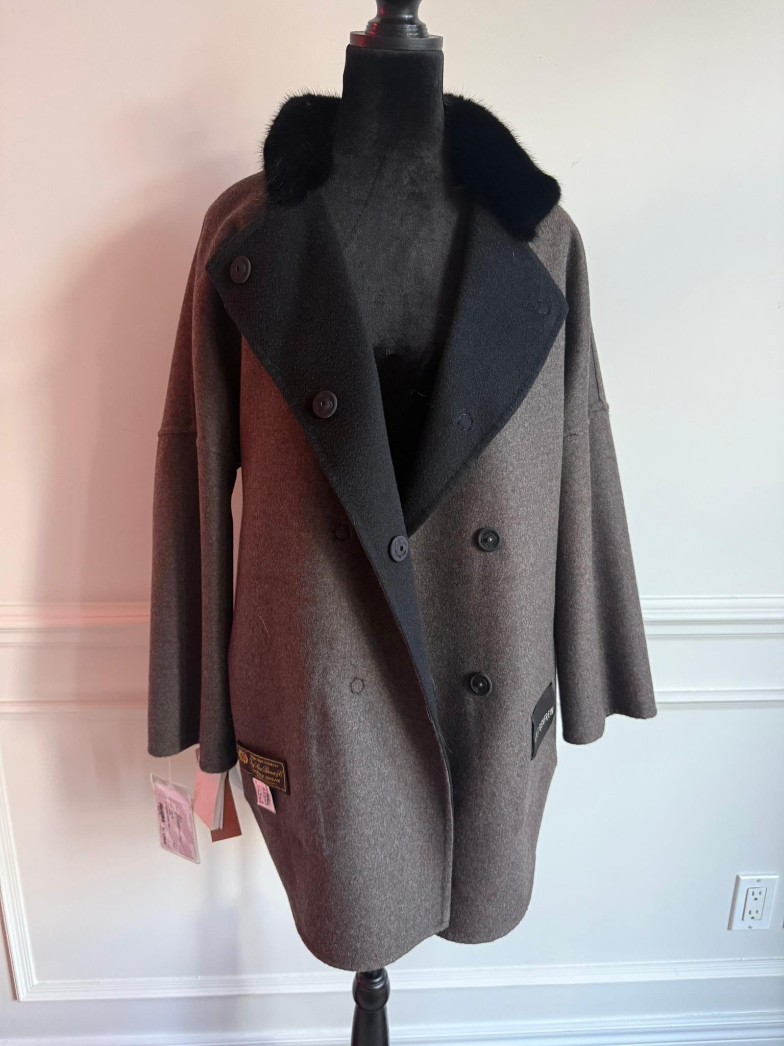 Manteau de fourrure en cachemire Loro Piana taille 8 M neuf en vente 6