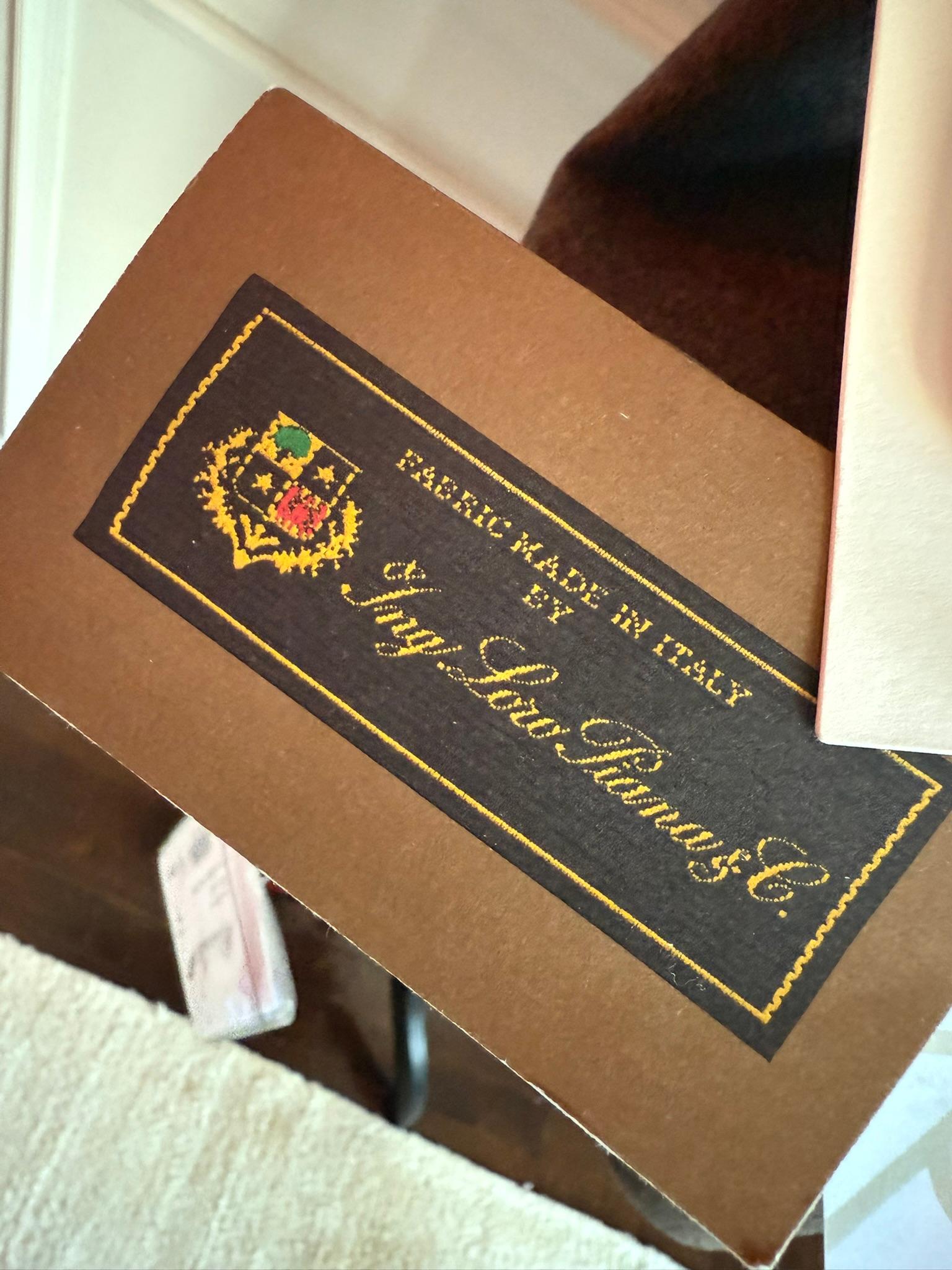 Manteau de fourrure en cachemire Loro Piana taille 8 M neuf en vente 10