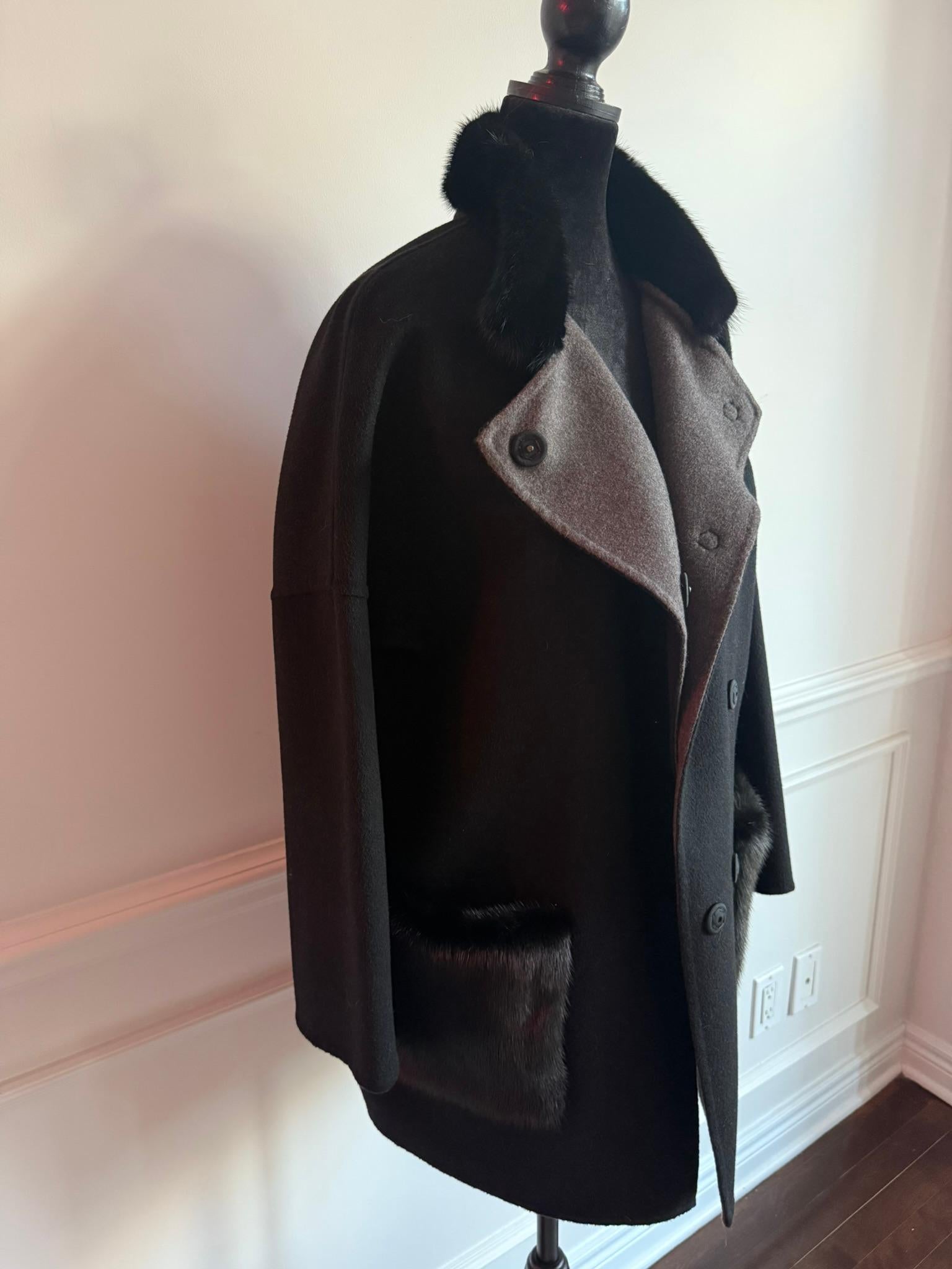 Manteau de fourrure en cachemire Loro Piana taille 8 M neuf en vente 4