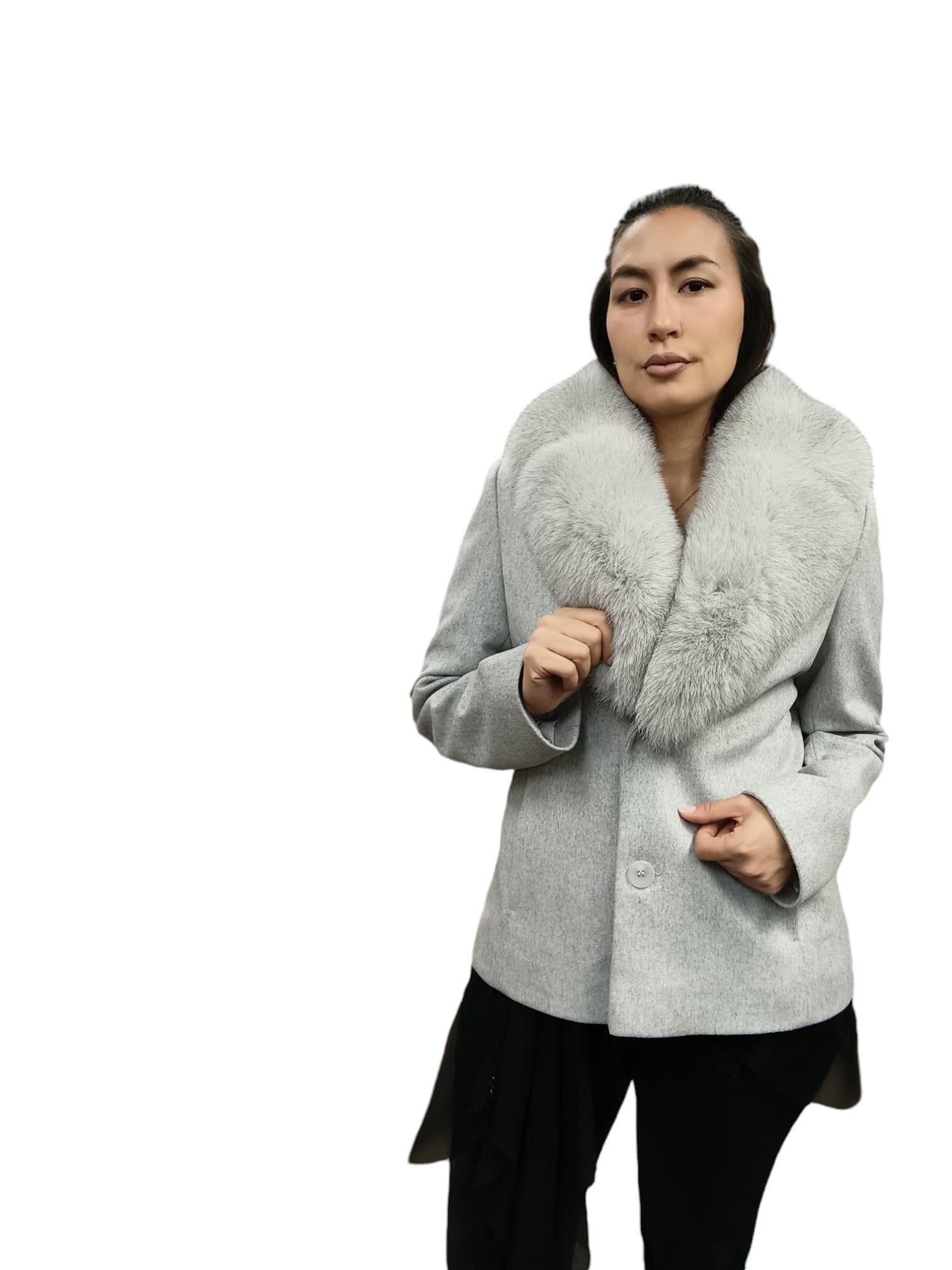 Brand new Loro Piana Gray coat fox fur collar For Sale 2