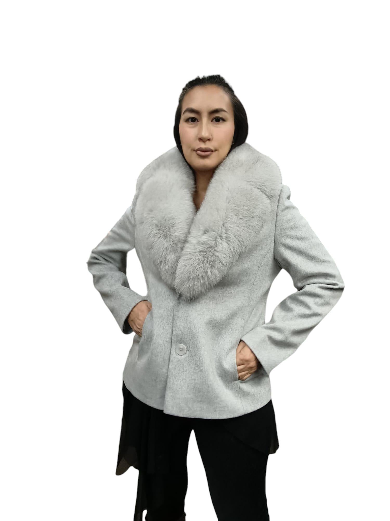 Brand new Loro Piana Gray coat fox fur collar For Sale 5