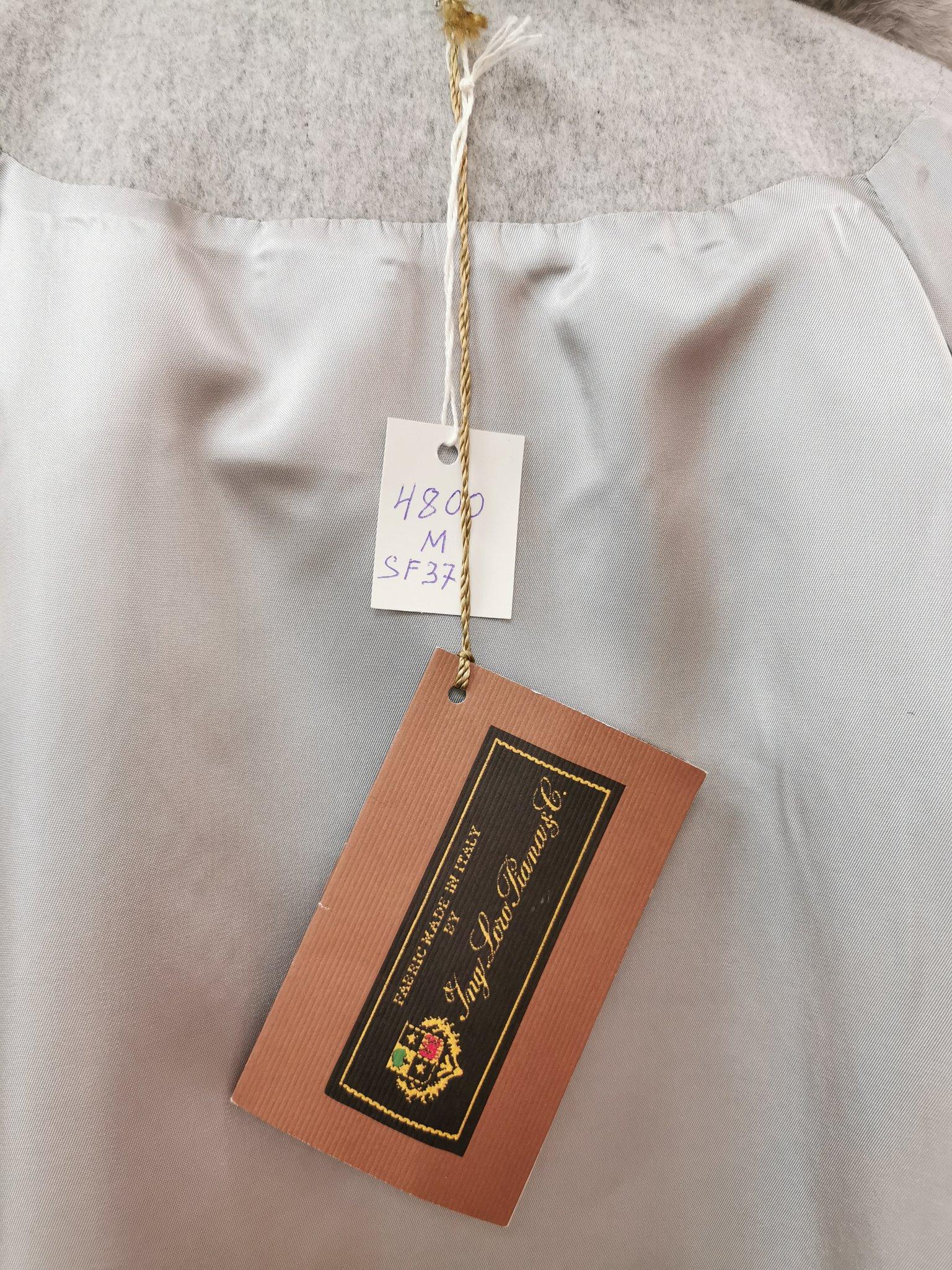 Brand new Loro Piana grey cape with fox fur trim 3
