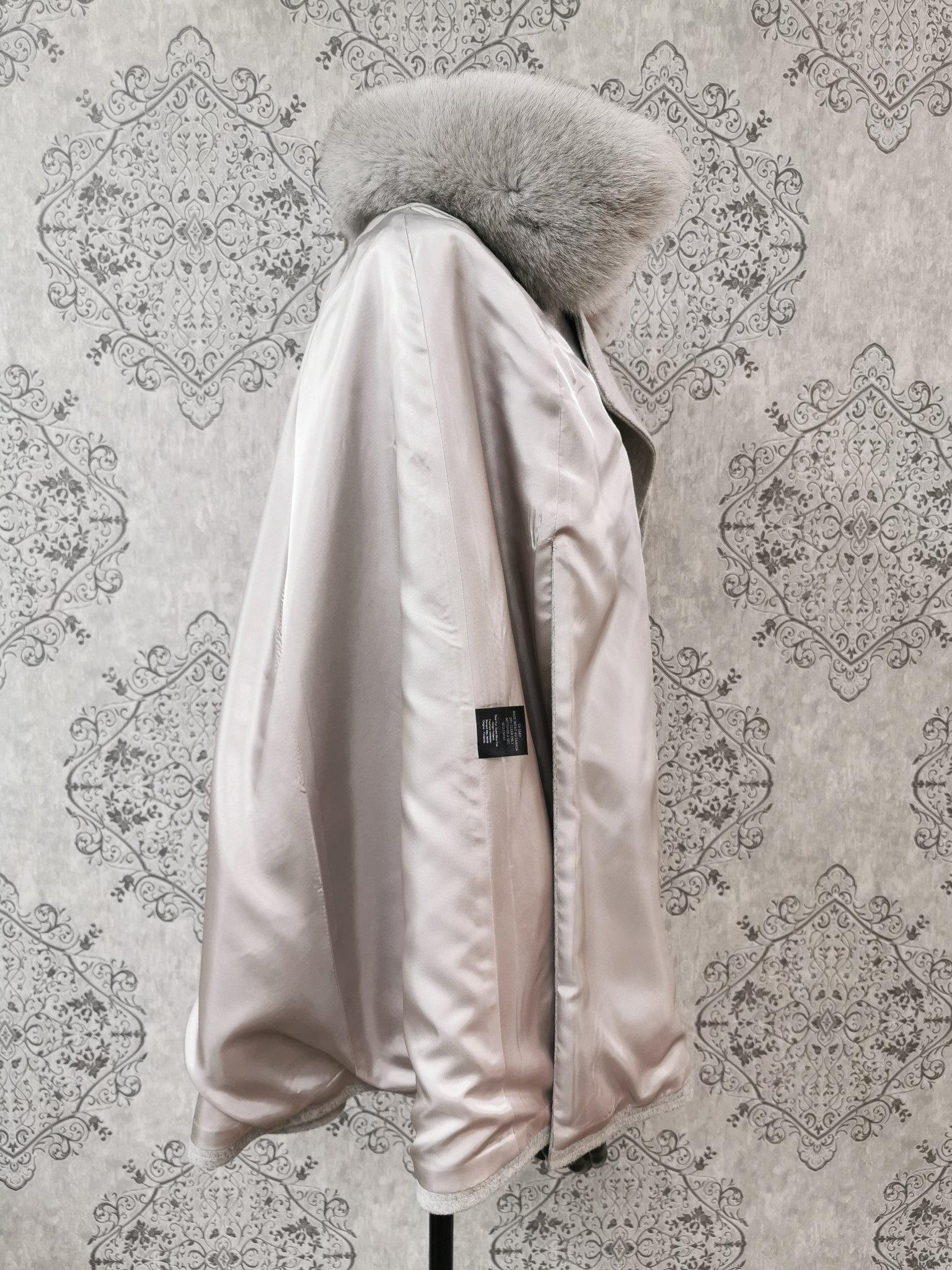 Brand new Loro Piana grey cape with fox fur trim 4