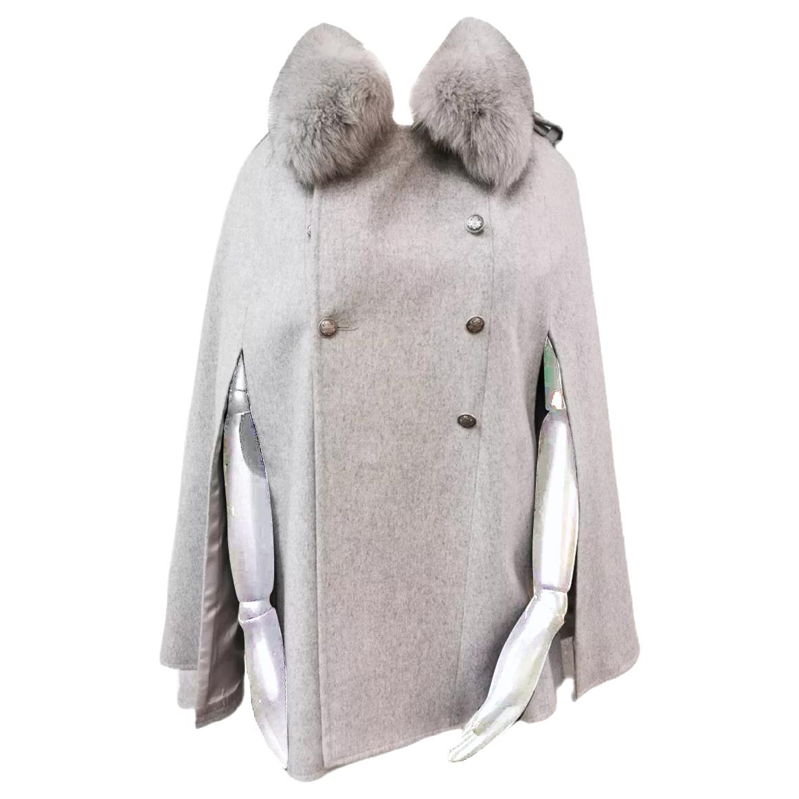 Brand new Loro Piana grey cape with fox fur trim 