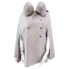 Used Brand new Loro Piana grey cape with fox fur trim 