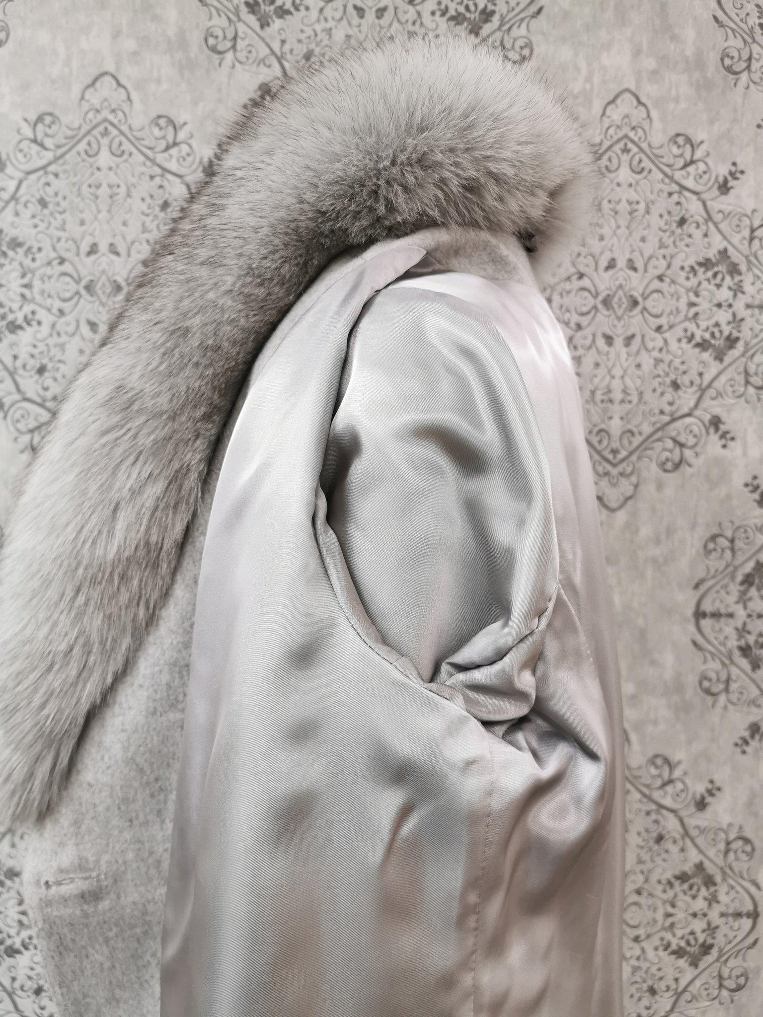 Brand new Loro Piana grey coat fox fur trim size 6 For Sale 1