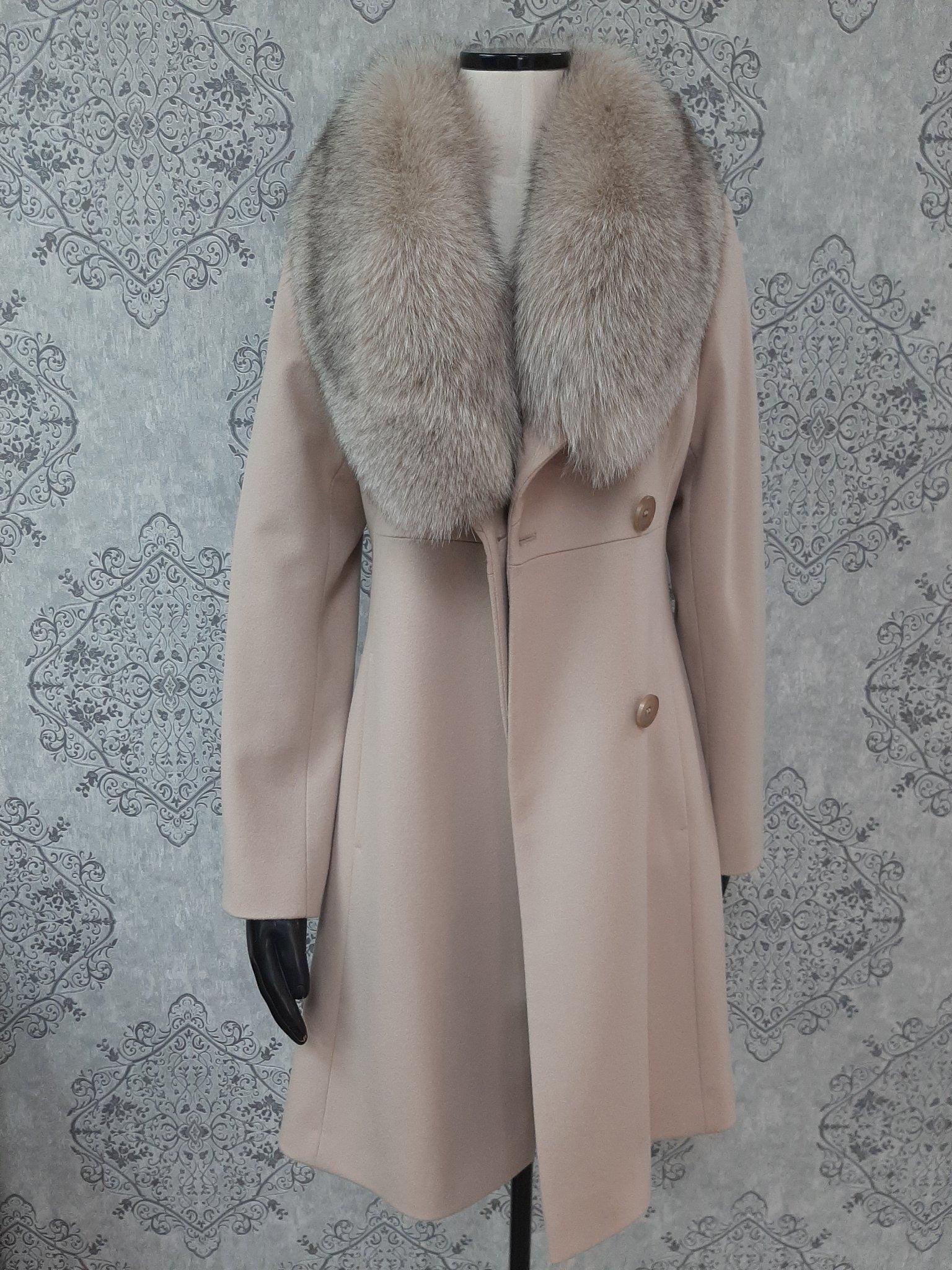Gray Brand new Loro Piano with fox fur trim size 8 For Sale