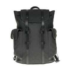 Brand New Louis Vuitton Rucksack in schwarzem Taurillon Leder gepraegt