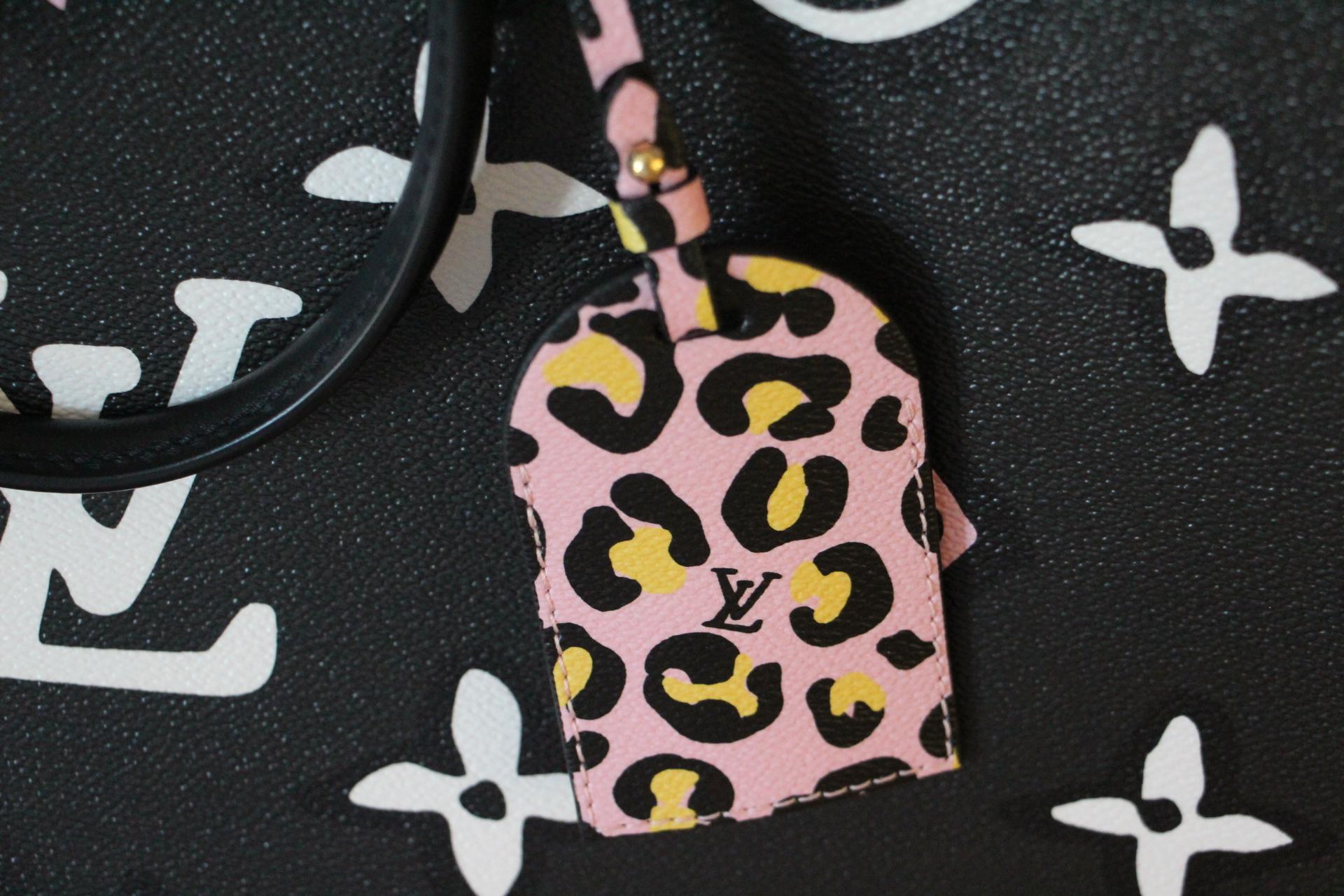 Nuova borsa Louis Vuitton nera Onthego Wild at Heart, Edizione Speciale 2021 11
