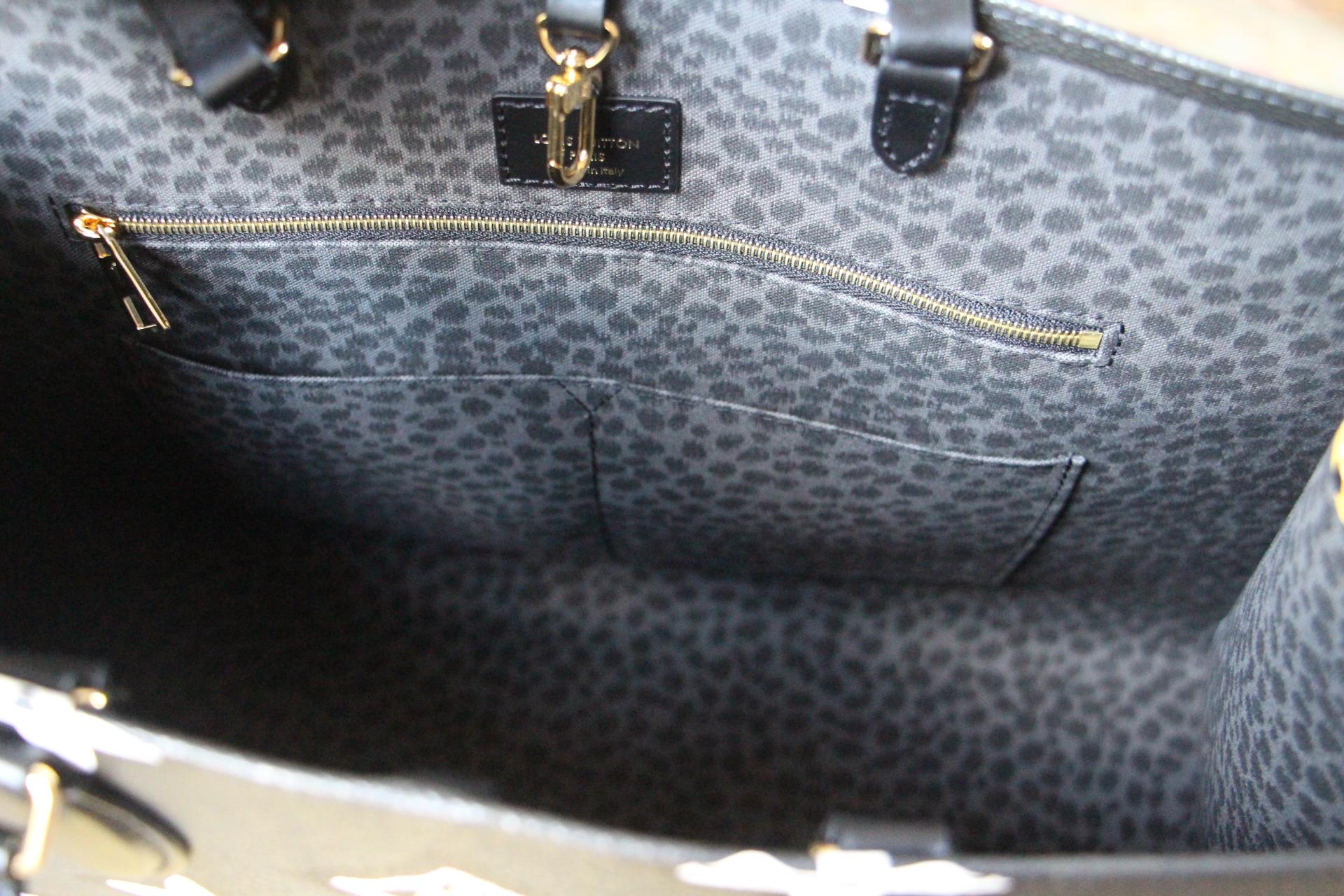 Nuova borsa Louis Vuitton nera Onthego Wild at Heart, Edizione Speciale 2021 14