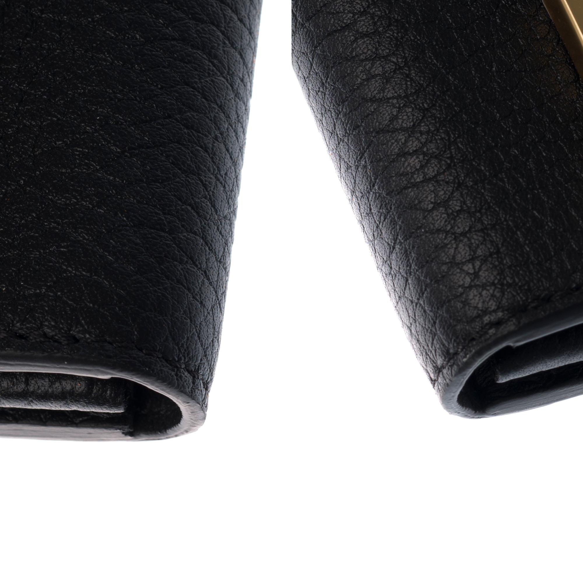 Brand New Louis Vuitton Capucines GM Wallet in black Taurillon leather For Sale 5