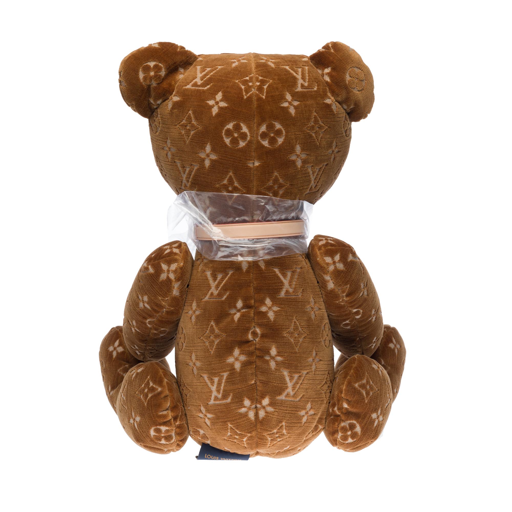 Brand New  Louis Vuitton Collectible Teddy Bear DouDou  In New Condition For Sale In Paris, IDF