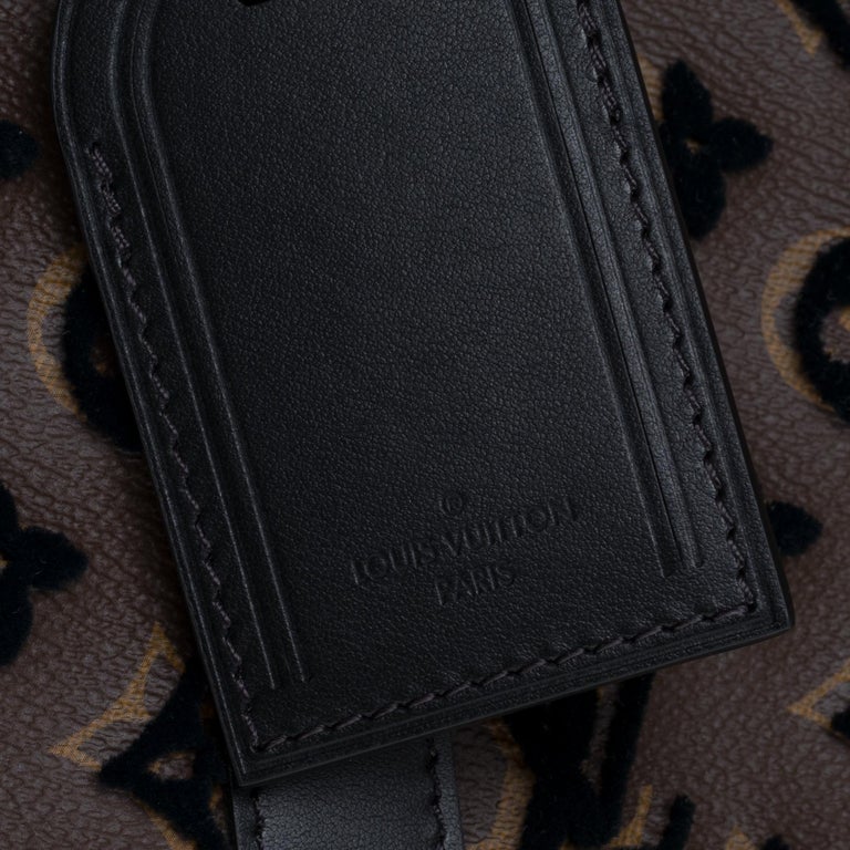RARE AUTH Triangle Louis Vuitton KEEPALL TRIANGLE BANDOULIÈRE 50 Black  Monogram