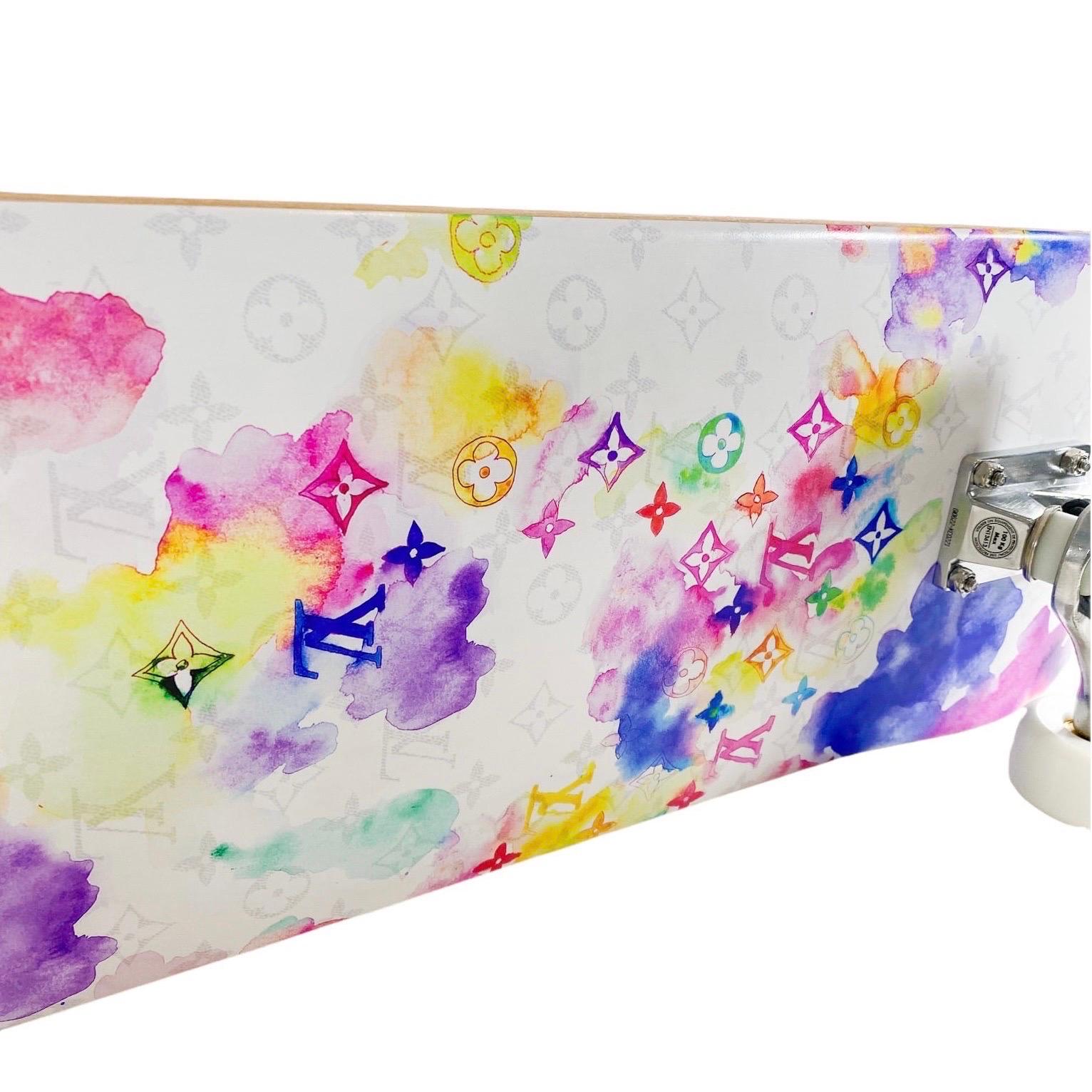 Louis Vuitton Wasserfarbenes Skateboard, brandneu (Grau) im Angebot