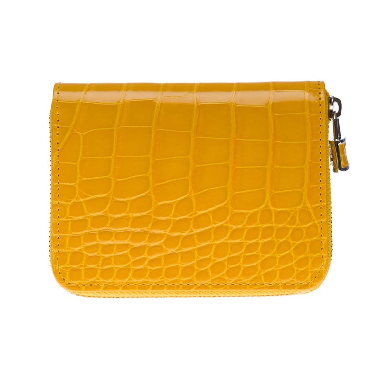 Brand New Louis Vuitton Zippy Padlock Wallet in Yellow alligator leather For Sale