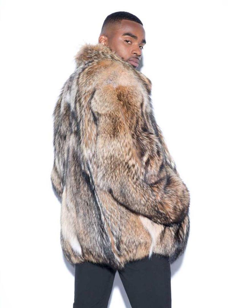 
 PRODUCT DESCRIPTION:

Brand new luxurious men's Coyote fur coat 

Condition: Brand New

Closure: Zipper

Color: Coyote

Material: Coyote

Garment type: Coat

Sleeves: Straight

Pockets: Two pockets

Collar: Portrait

Lining: Shirred Silk