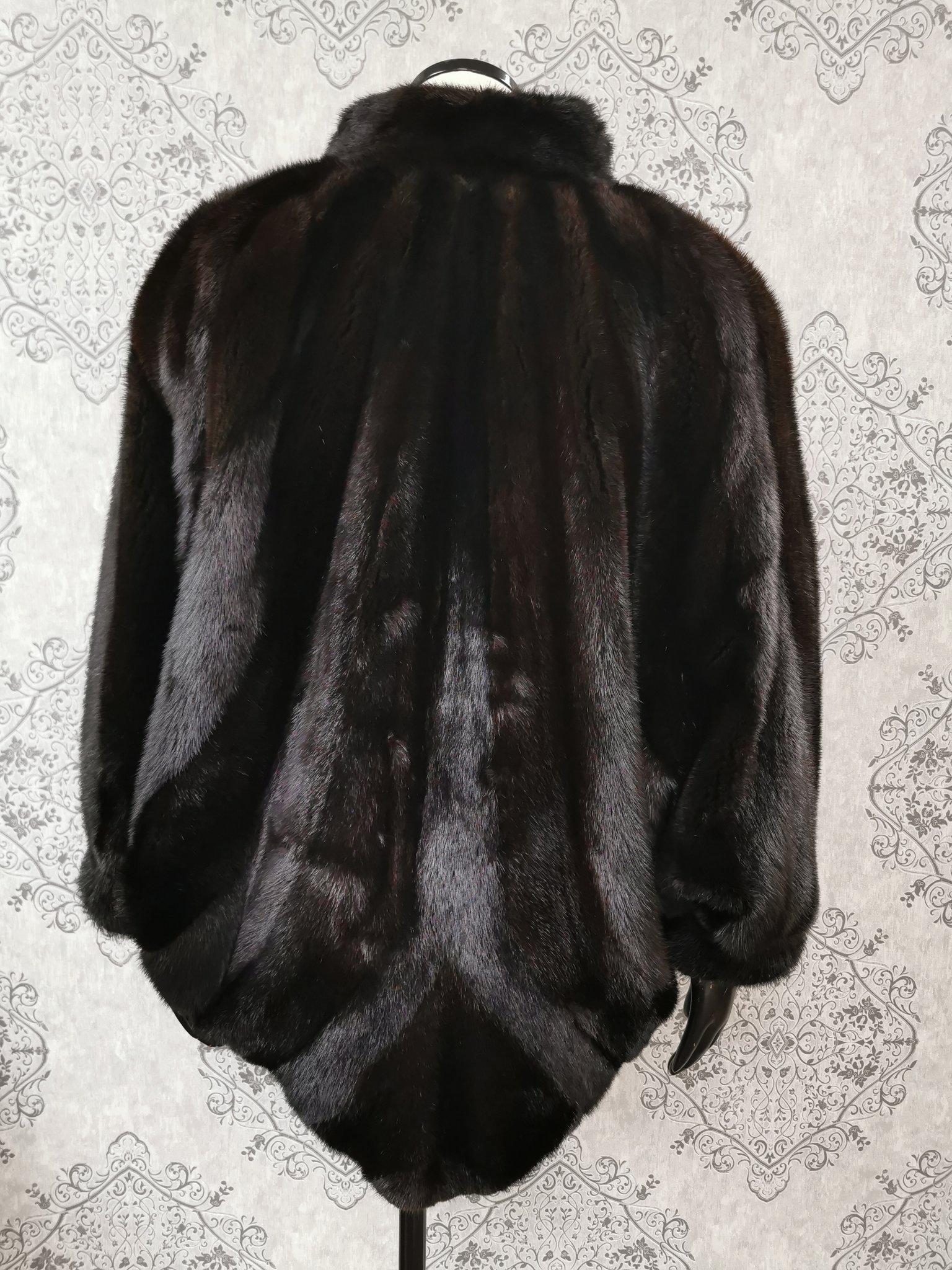 Women's Brand new black mink fur coat size XL