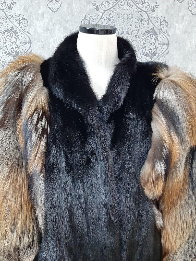PRODUCT DESCRIPTION:

Brand new mink fur coat with fox fur sleeves size 20 XL

Condition: Brand New

Closure: Buttons

Color: Multicolor

Material: Mink / Fox

Garment type: Coat

Sleeves: Straight

Pockets: 2 slit pockets

Collar: Tuxedo

Lining: