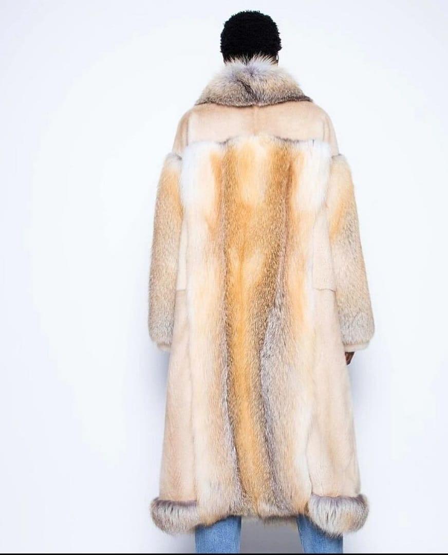 coat with fur trim sleeves