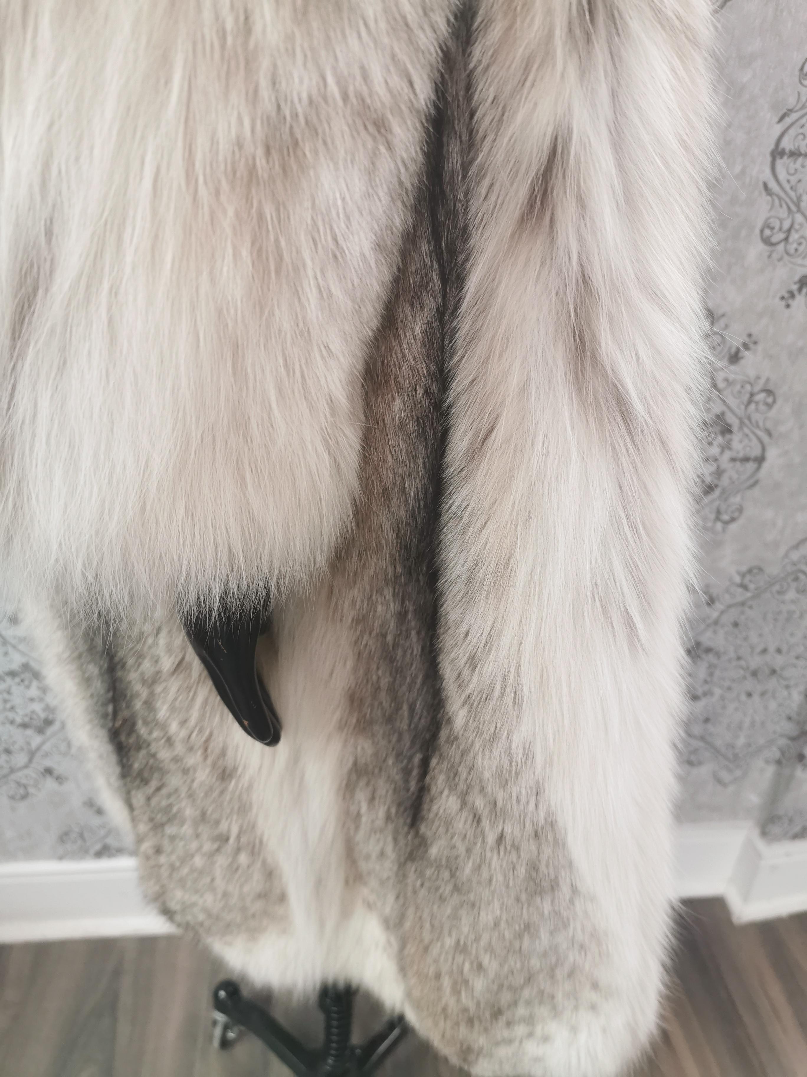 Brand new lightweight lynx fur coat with detachable hood size 14 L For Sale 10