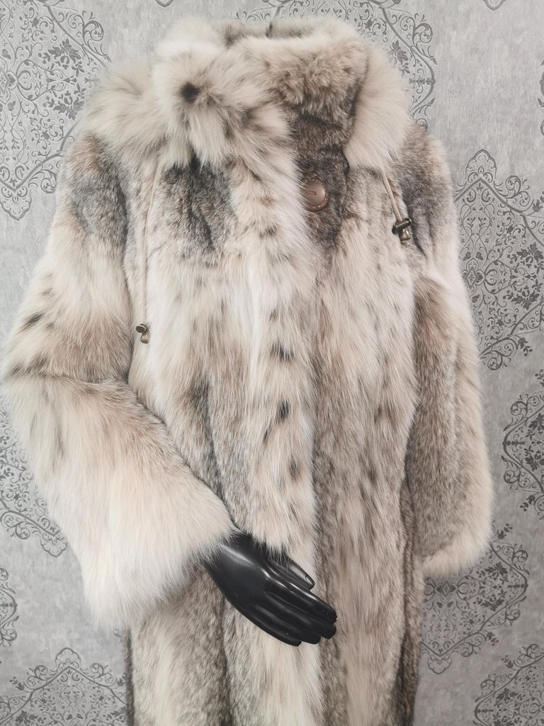 Brand new lightweight lynx fur coat with detachable hood size 24 XXL