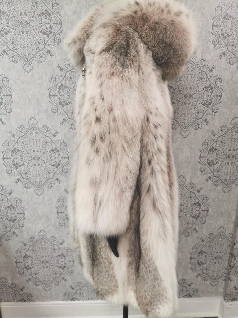Brand new lightweight lynx fur coat with detachable hood size 24 XXL For Sale at 1stDibs