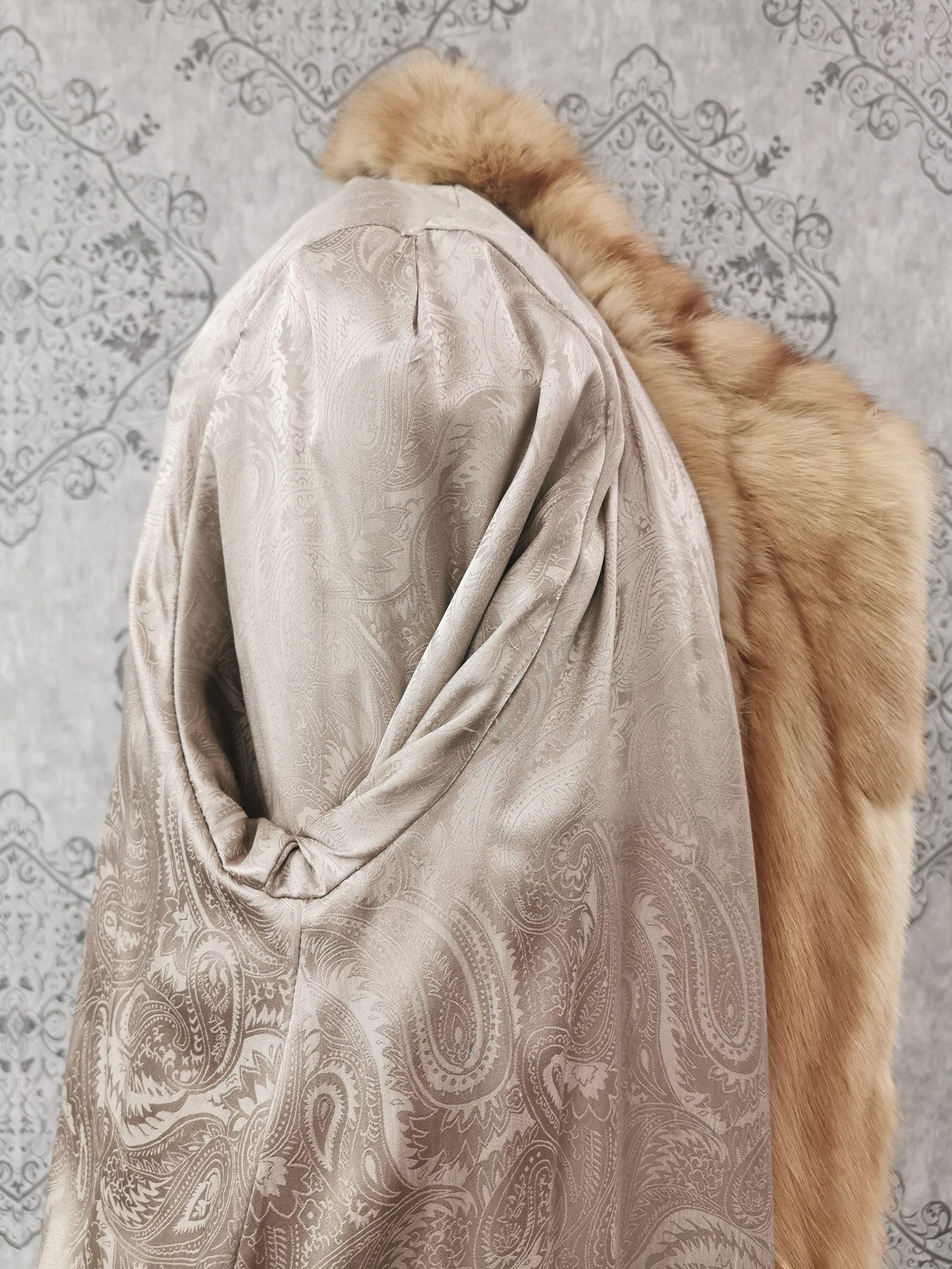 Manteau en fourrure de sable dorée (taille 14/ Large) Neuf avec étiquette en vente 6