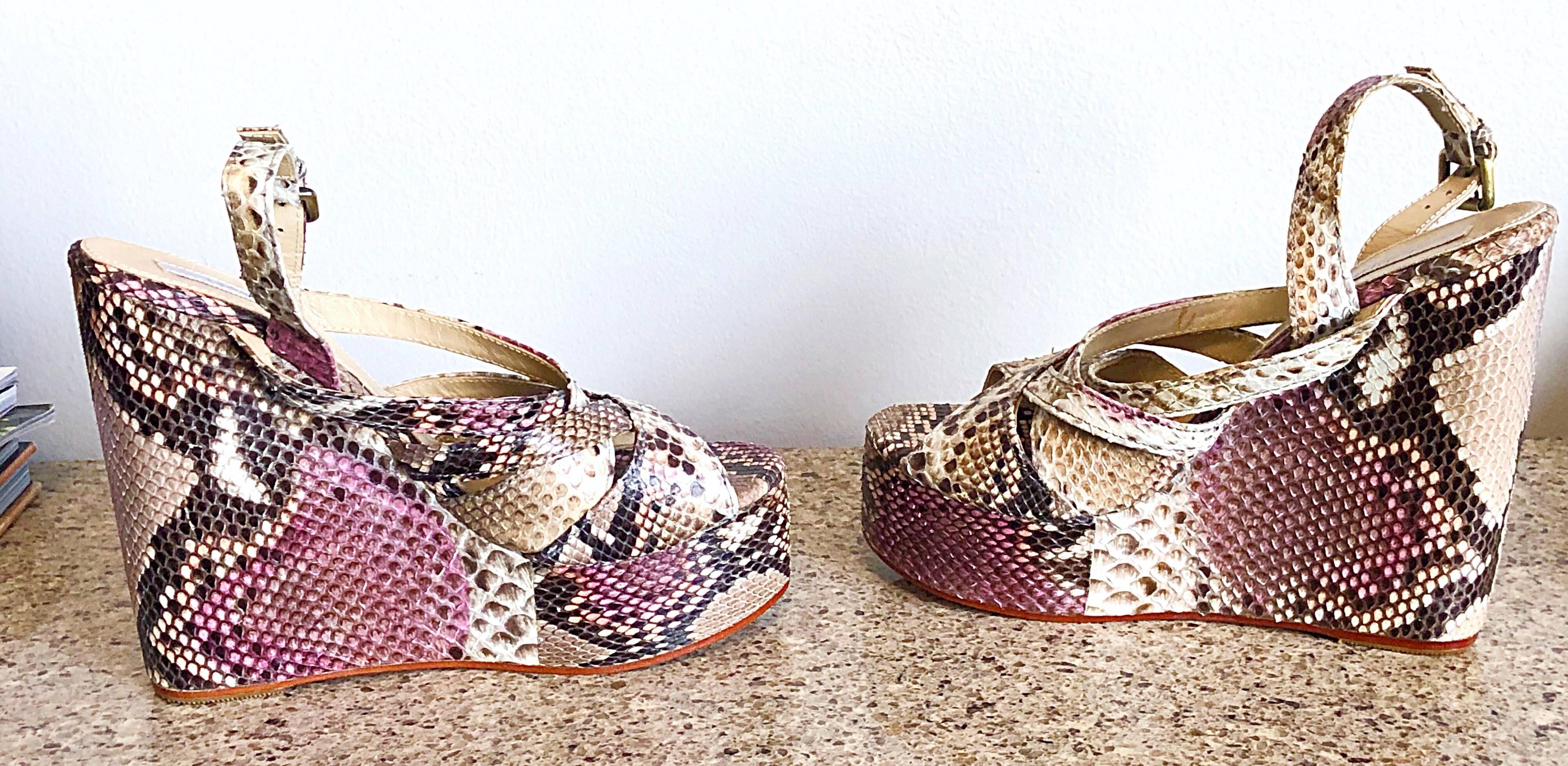 Brand New Nmbr Nine Size 9 Python Pink Snakeskin Platform Wedges Heels Sandals In New Condition For Sale In San Diego, CA
