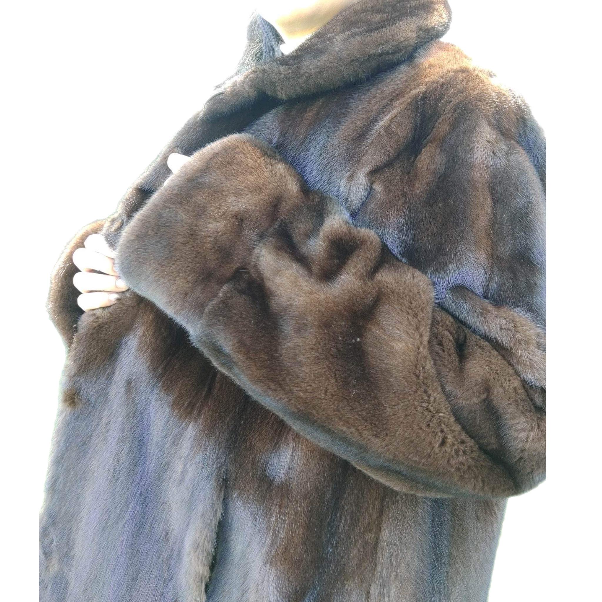 Brand New sheared Mink Fur Coat reversible size 10 (M) For Sale 9