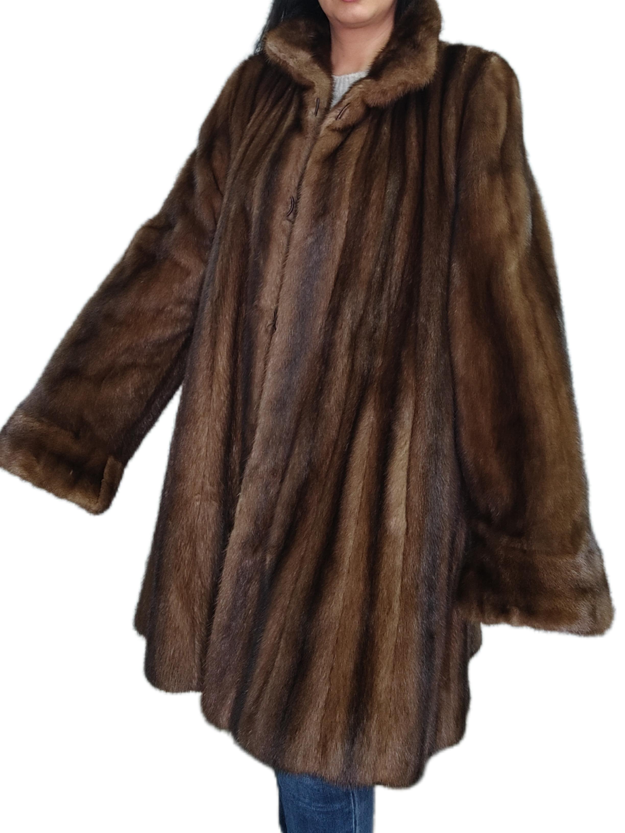 Brand New NOS Louis Ferraud Mink Fur Coat reversible size 24 In New Condition In Montreal, Quebec