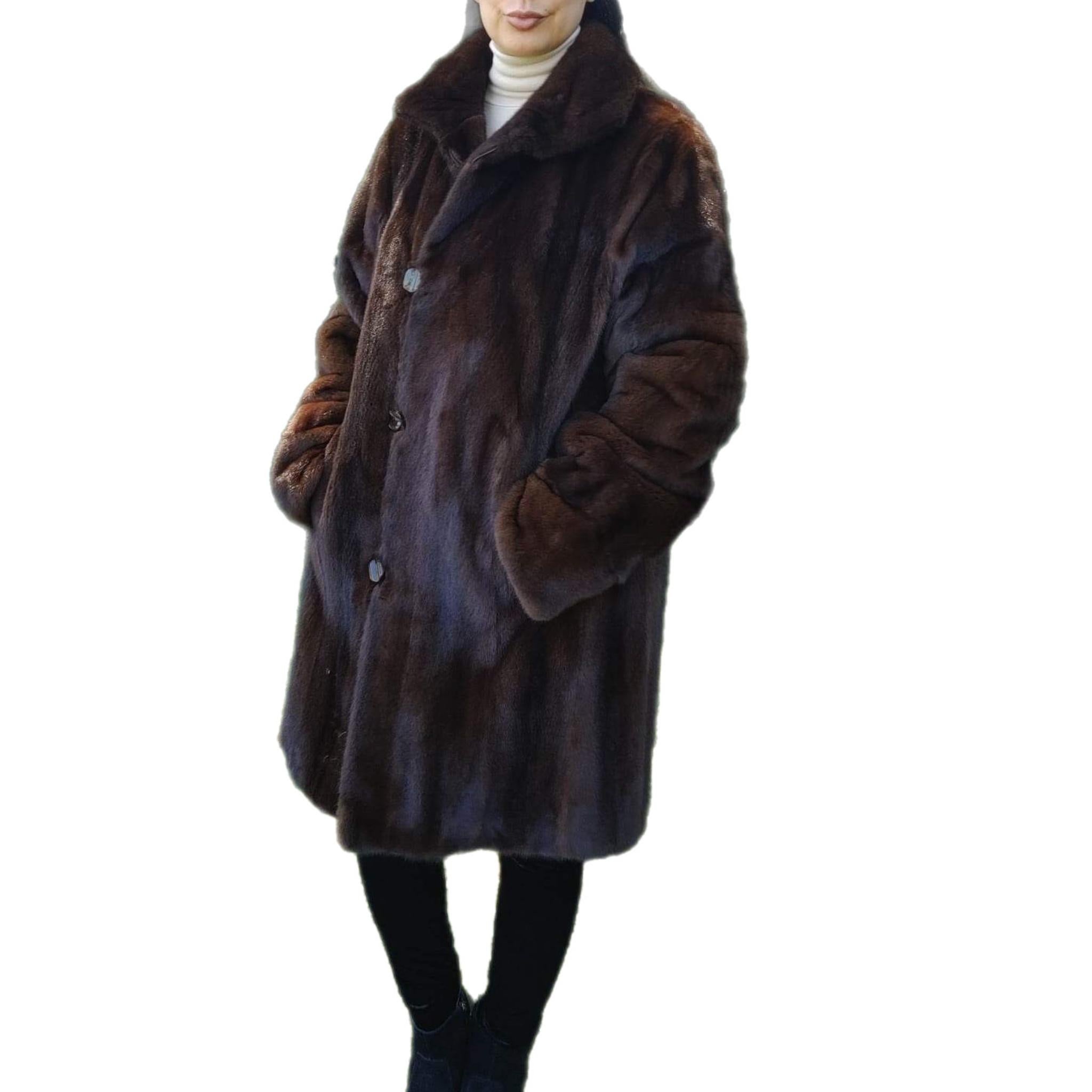 Brand New sheared Mink Fur Coat reversible size 10 (M) For Sale 4