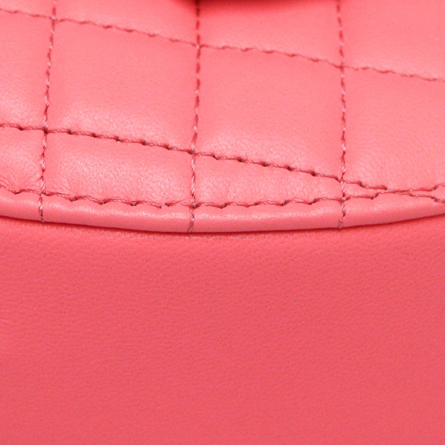 Brand New Pink Chanel Heart Bag en vente 2