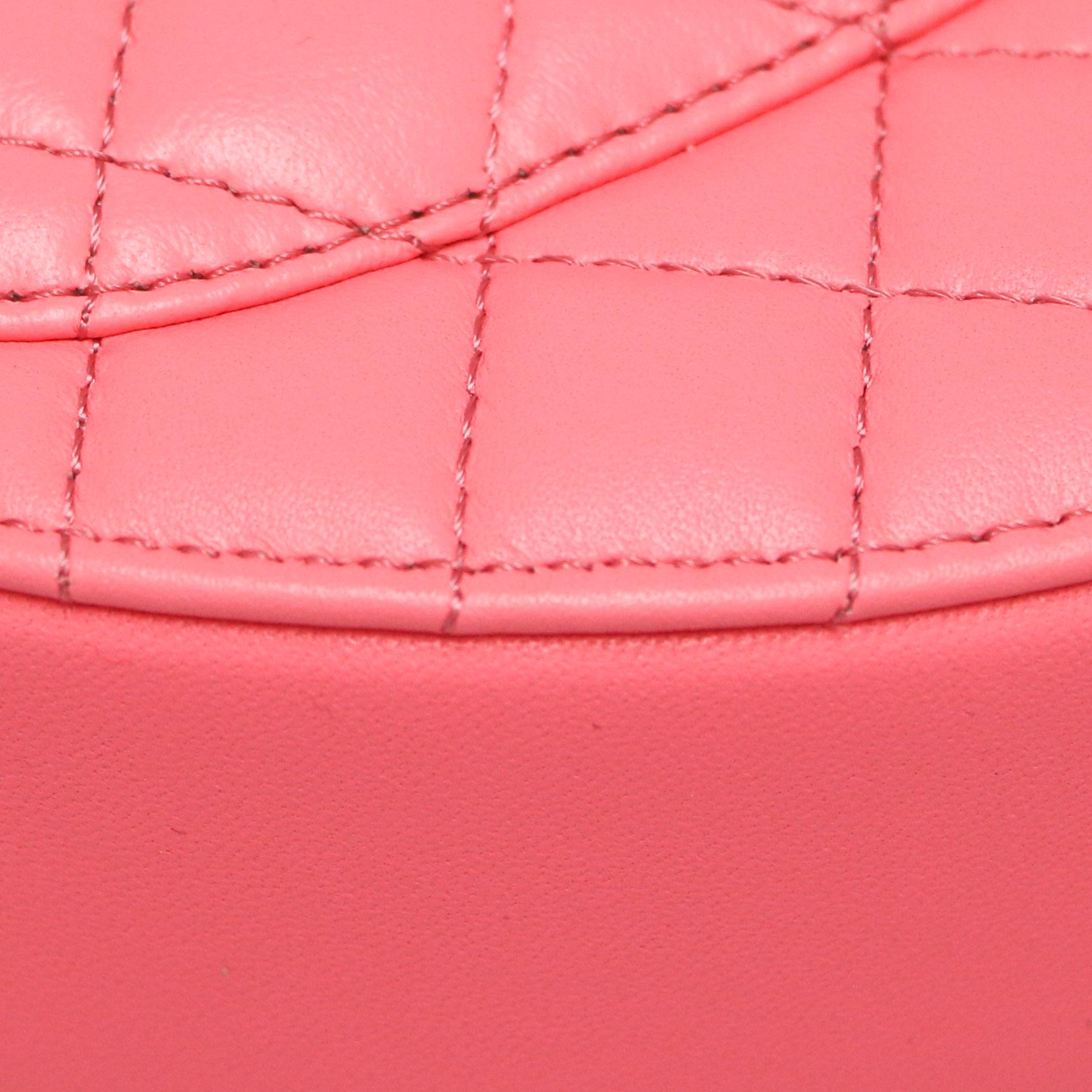 Brand New Pink Chanel Heart Bag en vente 4