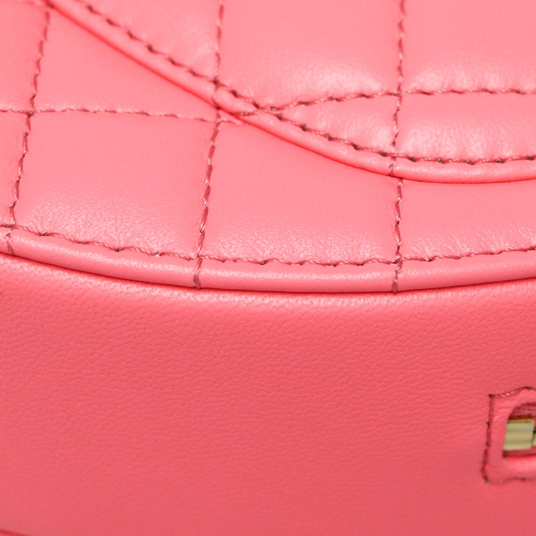 Brand New Pink Chanel Heart Bag en vente 5