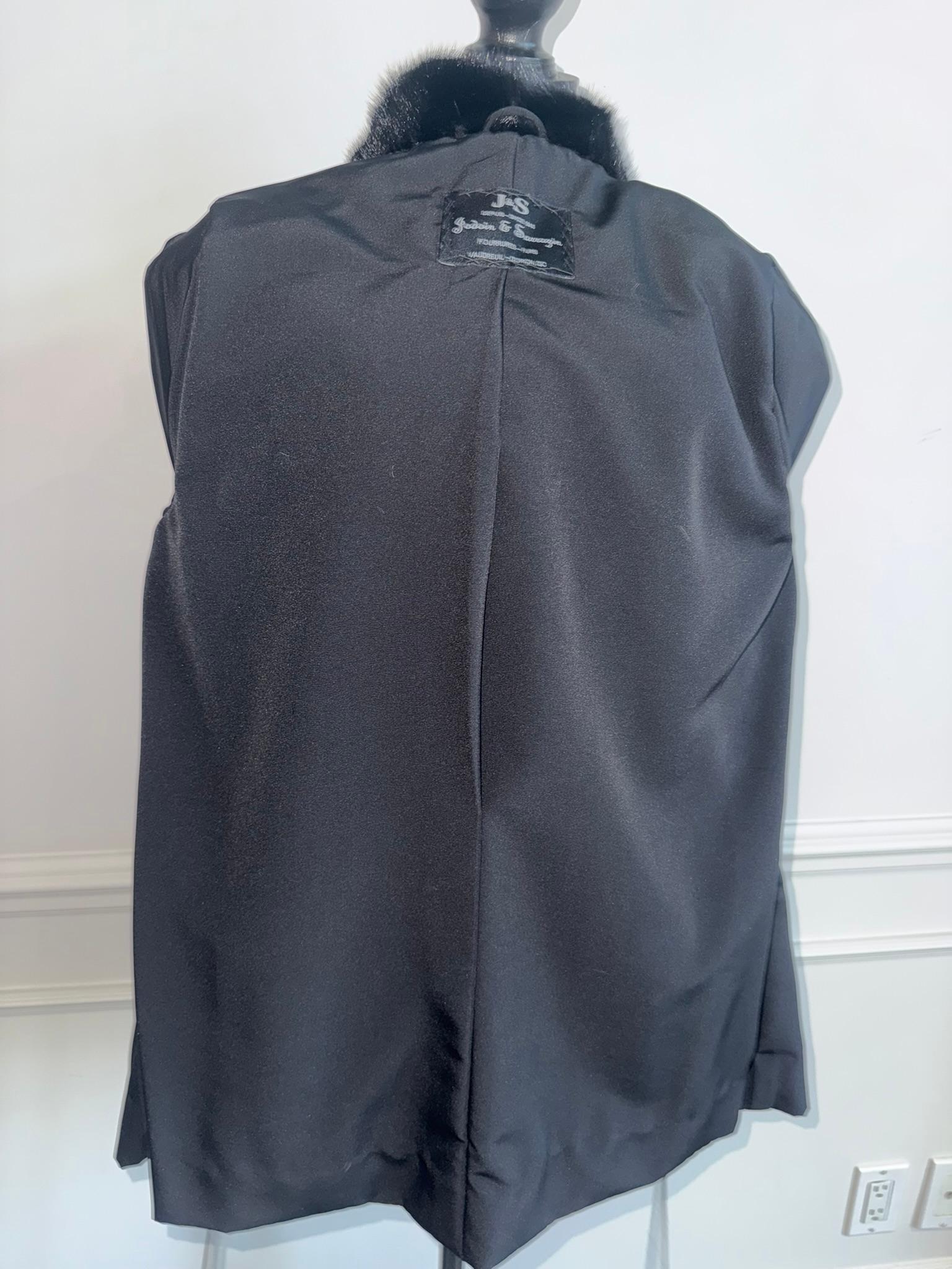 Nuova giacca in pelliccia di visone nero pece con doppio cappuccio di pelliccia  (Taglia 8 - M) in vendita 11