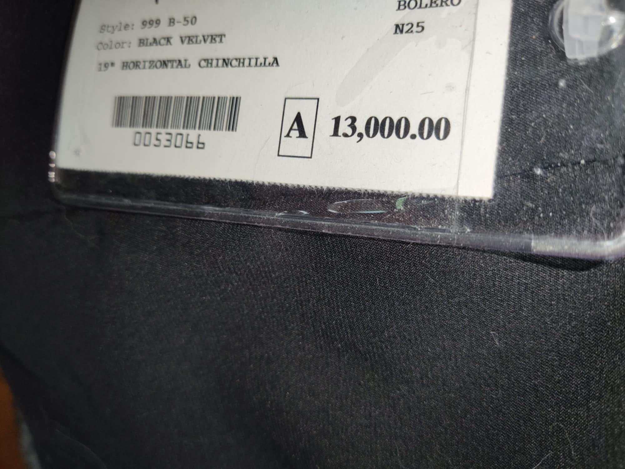 Brandneuer seltener schwarzer Samt Chinchilla Pelz Größe 10/M Etikett 13000$ im Angebot 13