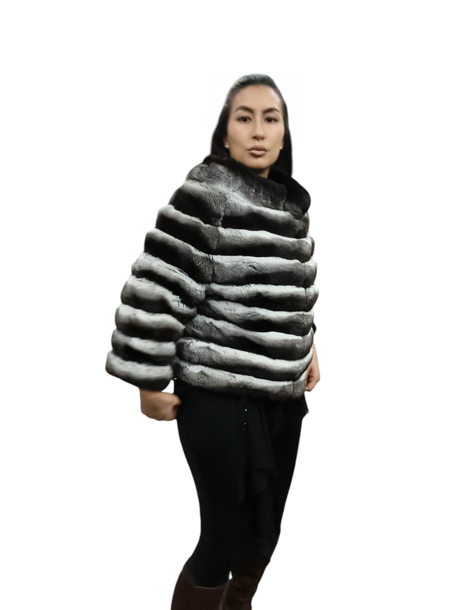 Brandneuer seltener schwarzer Samt Chinchilla Pelz Größe 10/M Etikett 13000$ (Schwarz) im Angebot