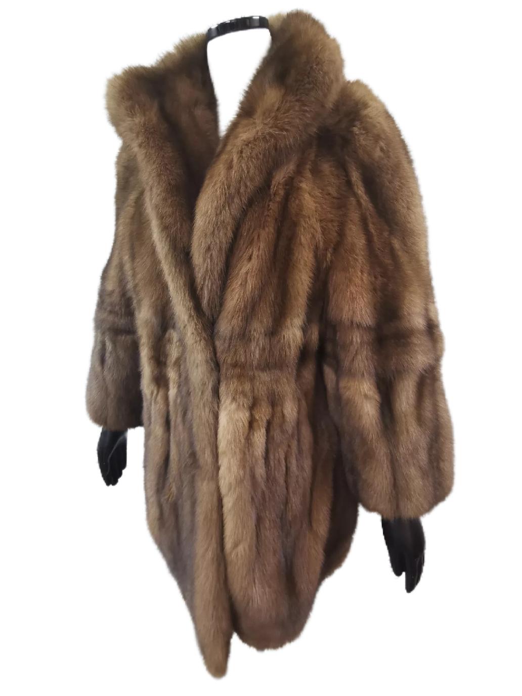 Marron Manteau neuf en fourrure de zibeline (taille 20-22 XXL) en vente