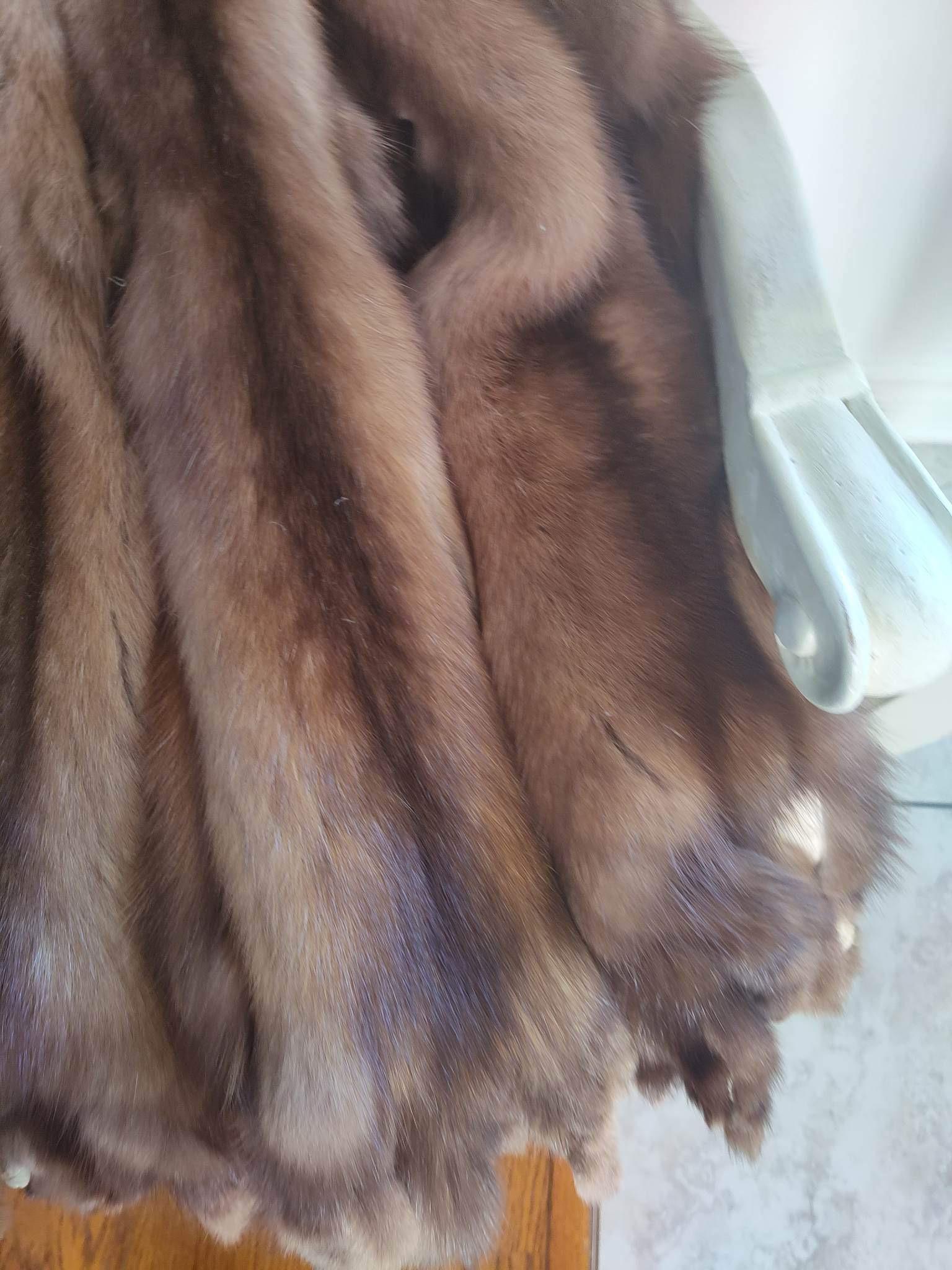 Manteau russe neuf en fourrure de sable taille M en vente 2